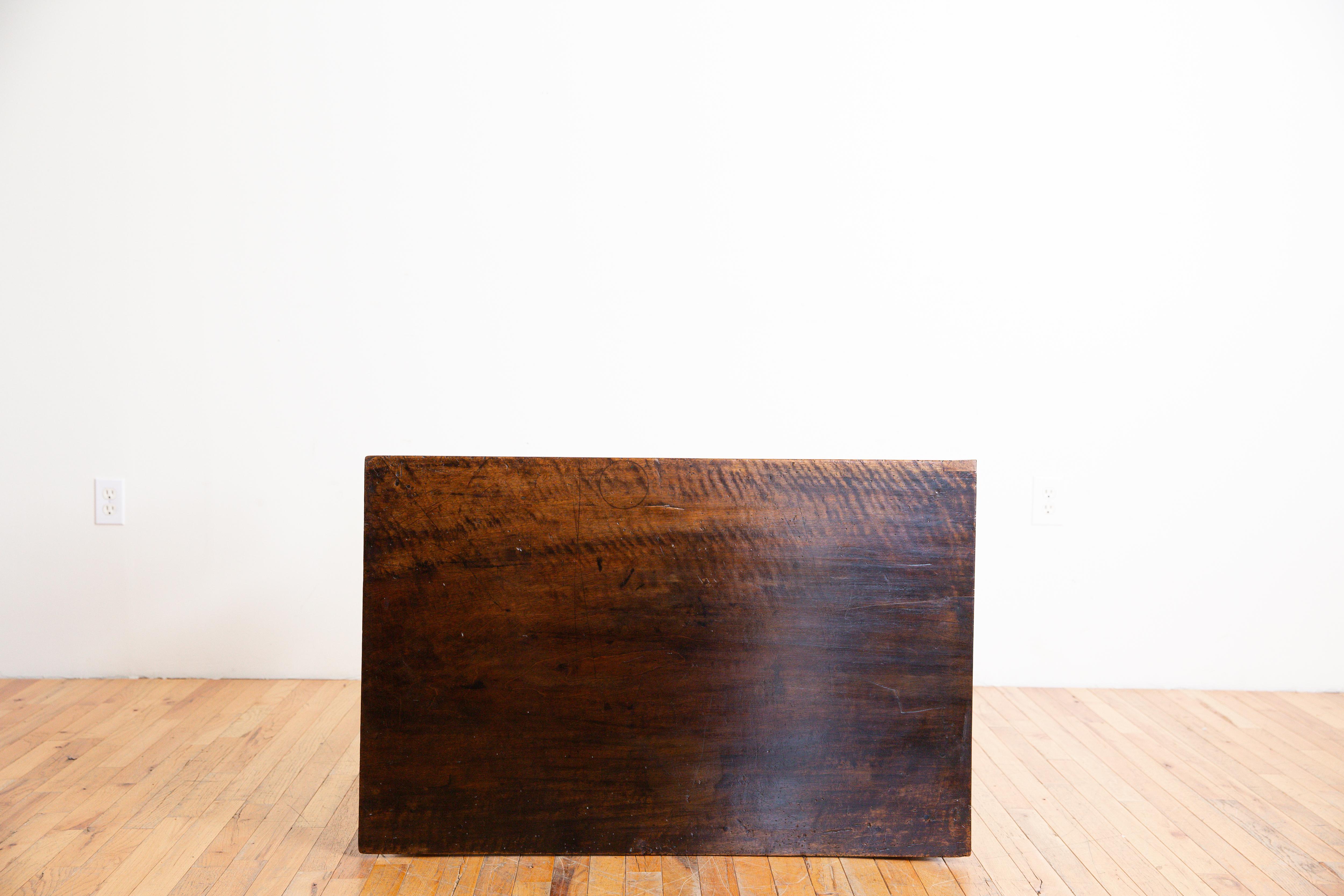 Mesa italiana neoclásica temprana de nogal de 1 cajón, ca. 1780 en venta 2