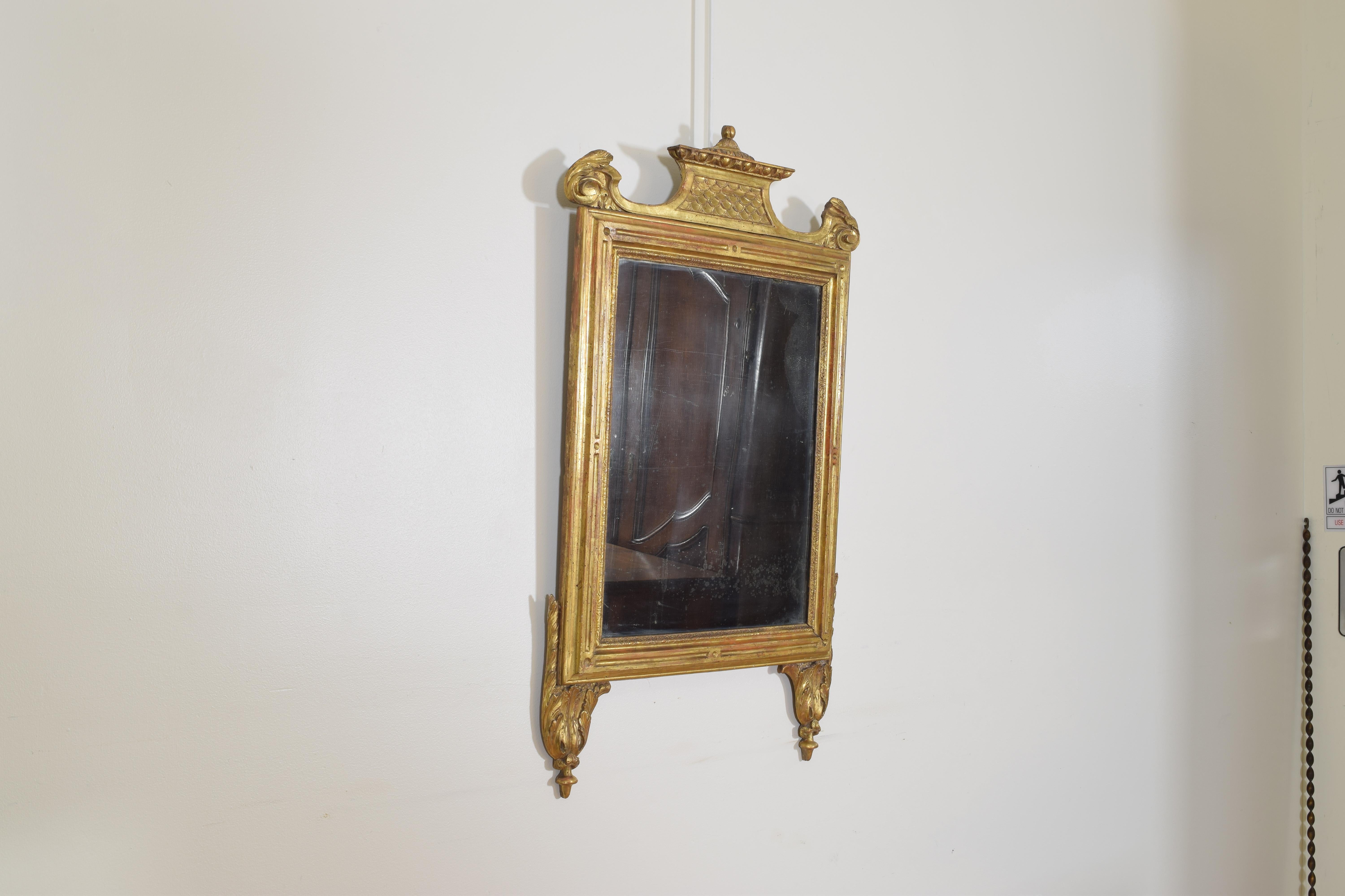Louis XVI Italian Early Neoclassical Carved Giltwood Mirror, Last Quarter of 18th Century