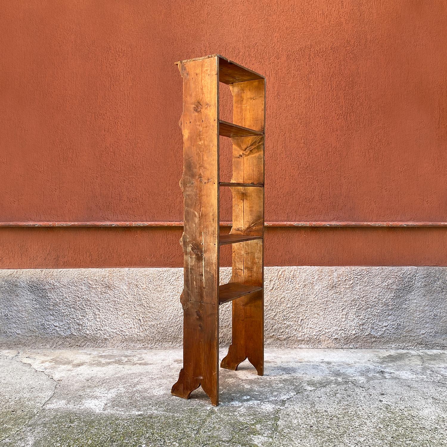 Italian Early Twentieth Century Rustic Bookcase with Shelves, 1900s In Good Condition In MIlano, IT