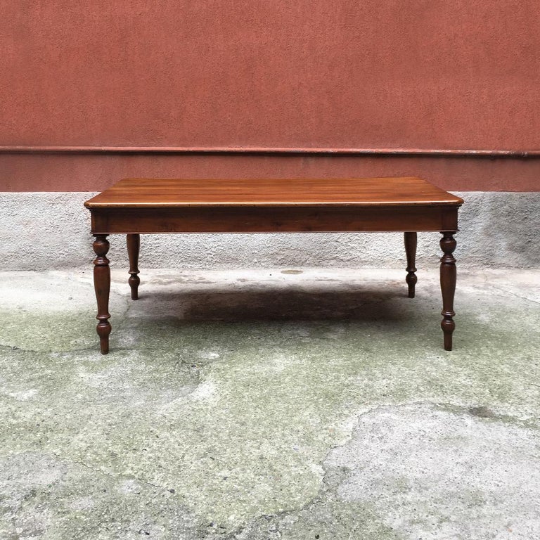 Italian early 20th century walnut and rectangular table with drawers, 1900s
solid walnut table with double drawer and brass knobs, rectangular top with rounded corners and turned legs.
Dating back to the early 1900s.
Good condition, some signs of