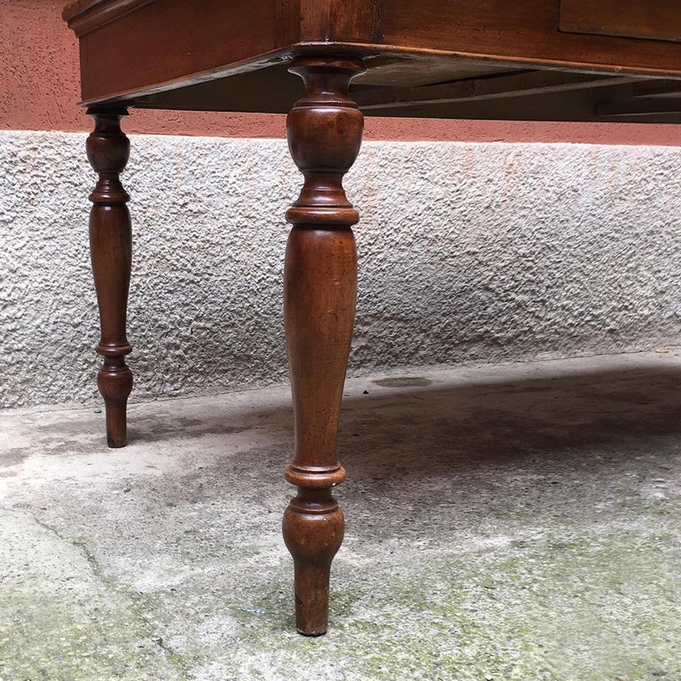 Italian Early 20th Century Walnut and Rectangular Table with Drawers, 1900s For Sale 2