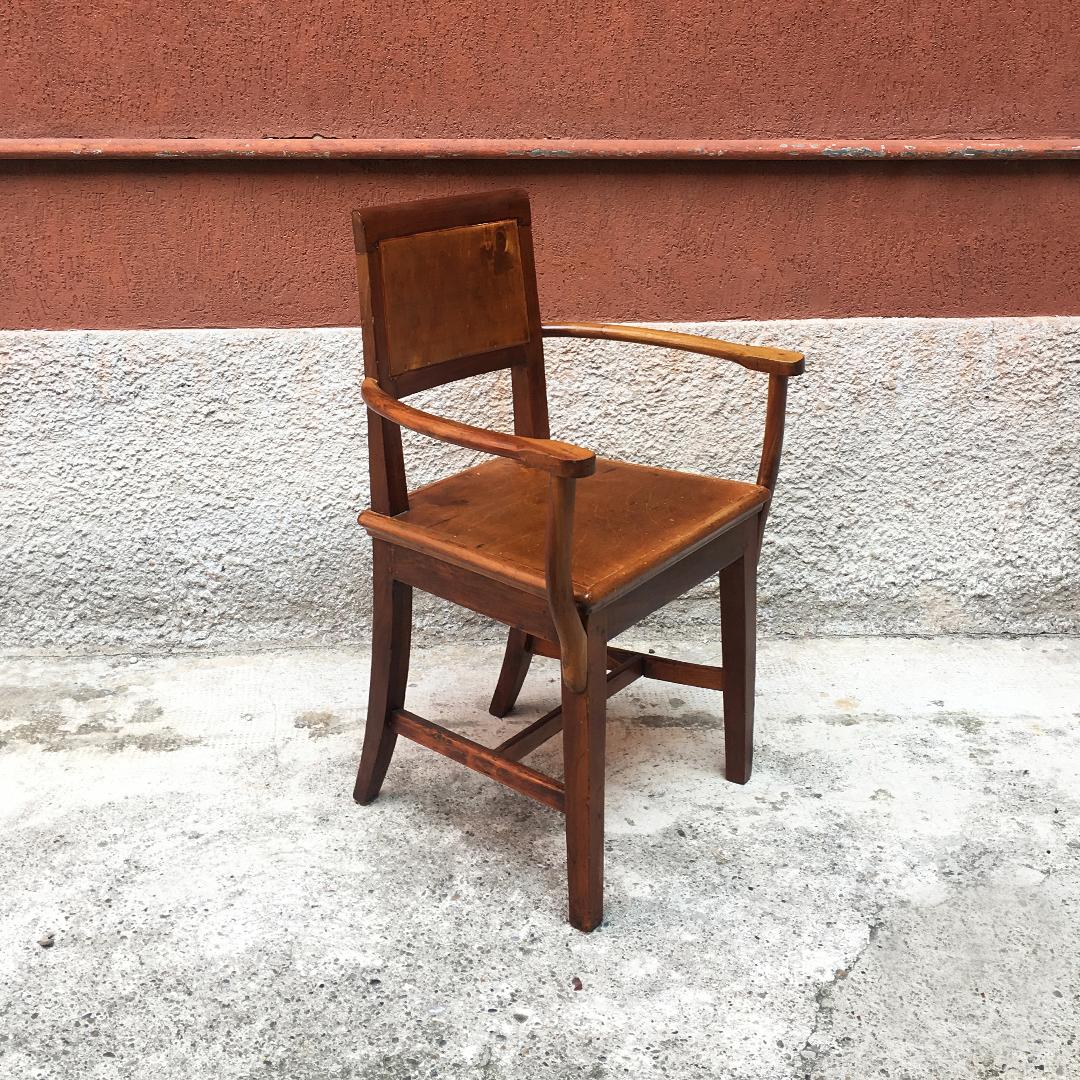 Italian early 20th century walnut chair with worked armrests,
Early 1900s

Good condition, some signs of aging.

Measures: 57 x 45 x 89 H cm.