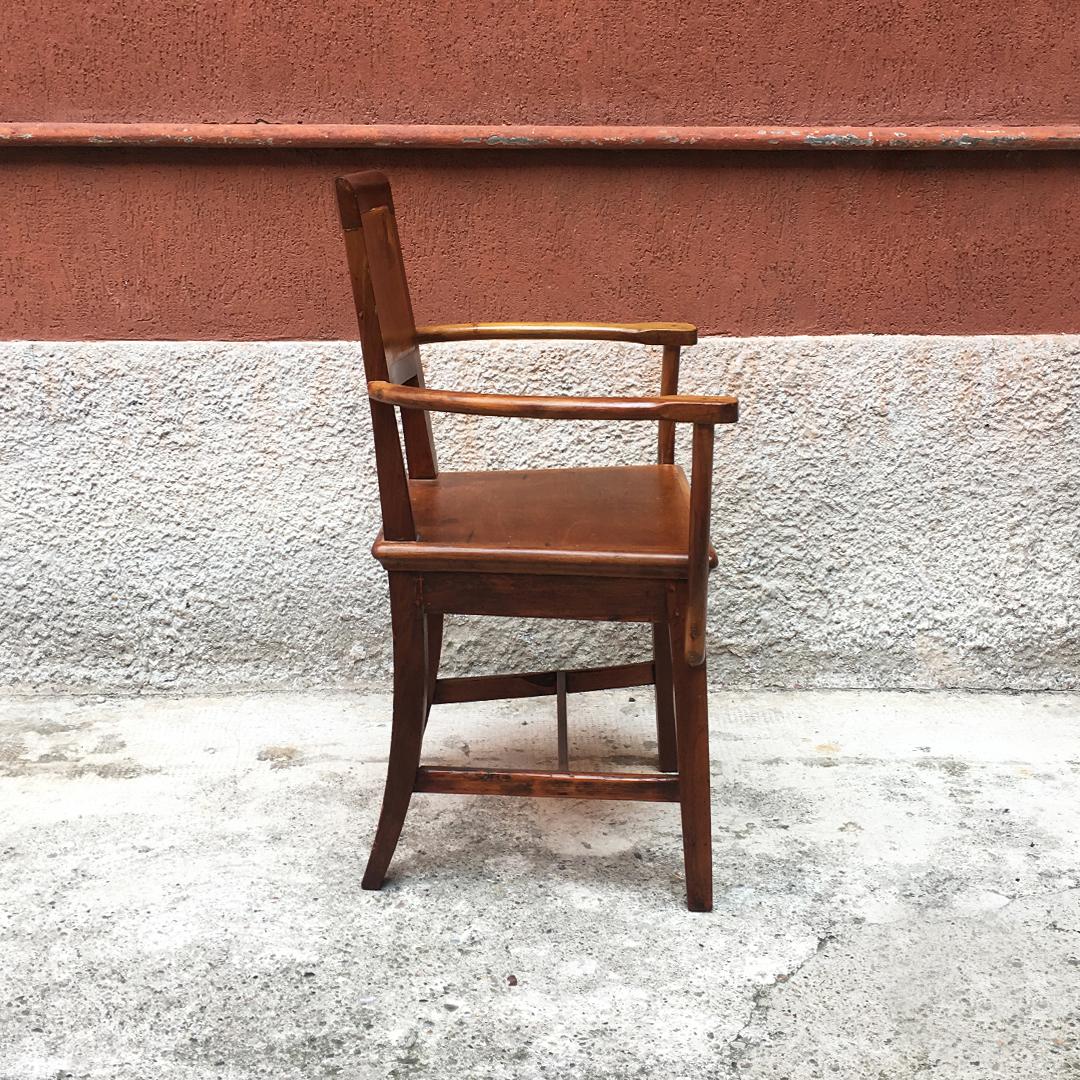 Italian Early 20th Century Walnut Chair with Armrests, 1900s In Good Condition In MIlano, IT