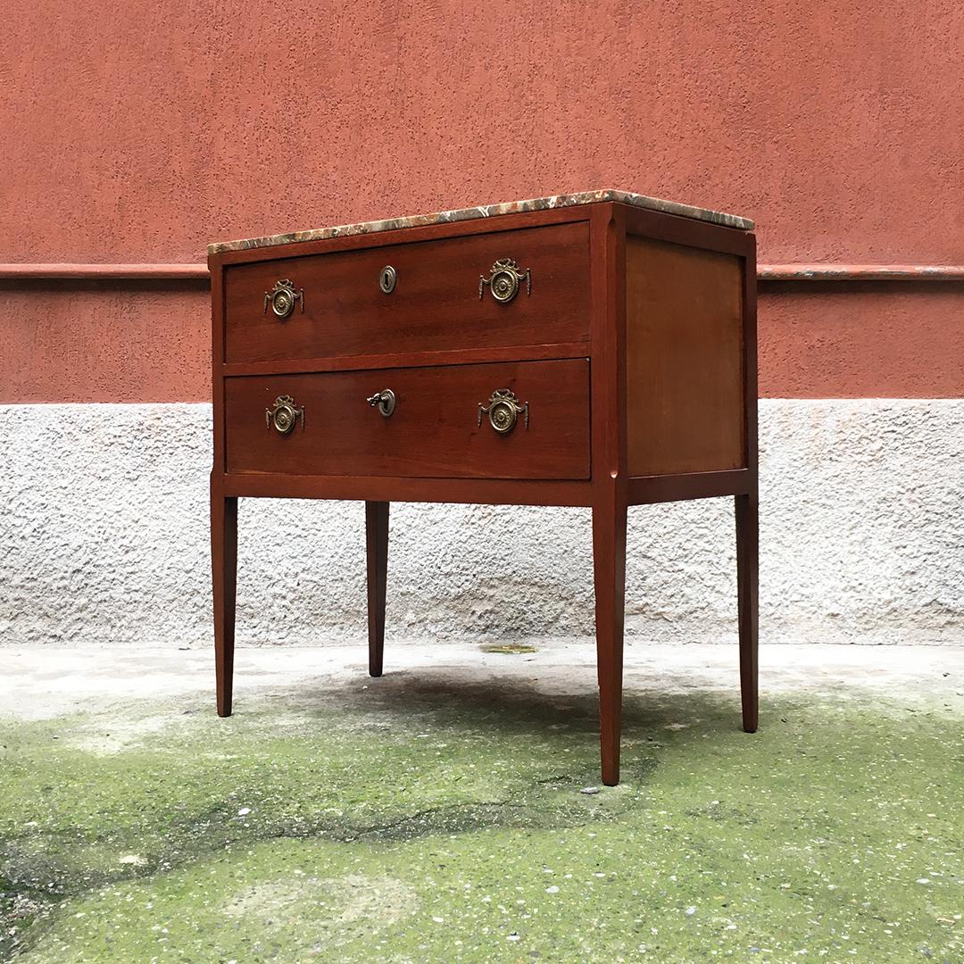 Italian Early 20th Century Wooden Chest of Drawers with Marble Top, 1900s In Good Condition For Sale In MIlano, IT
