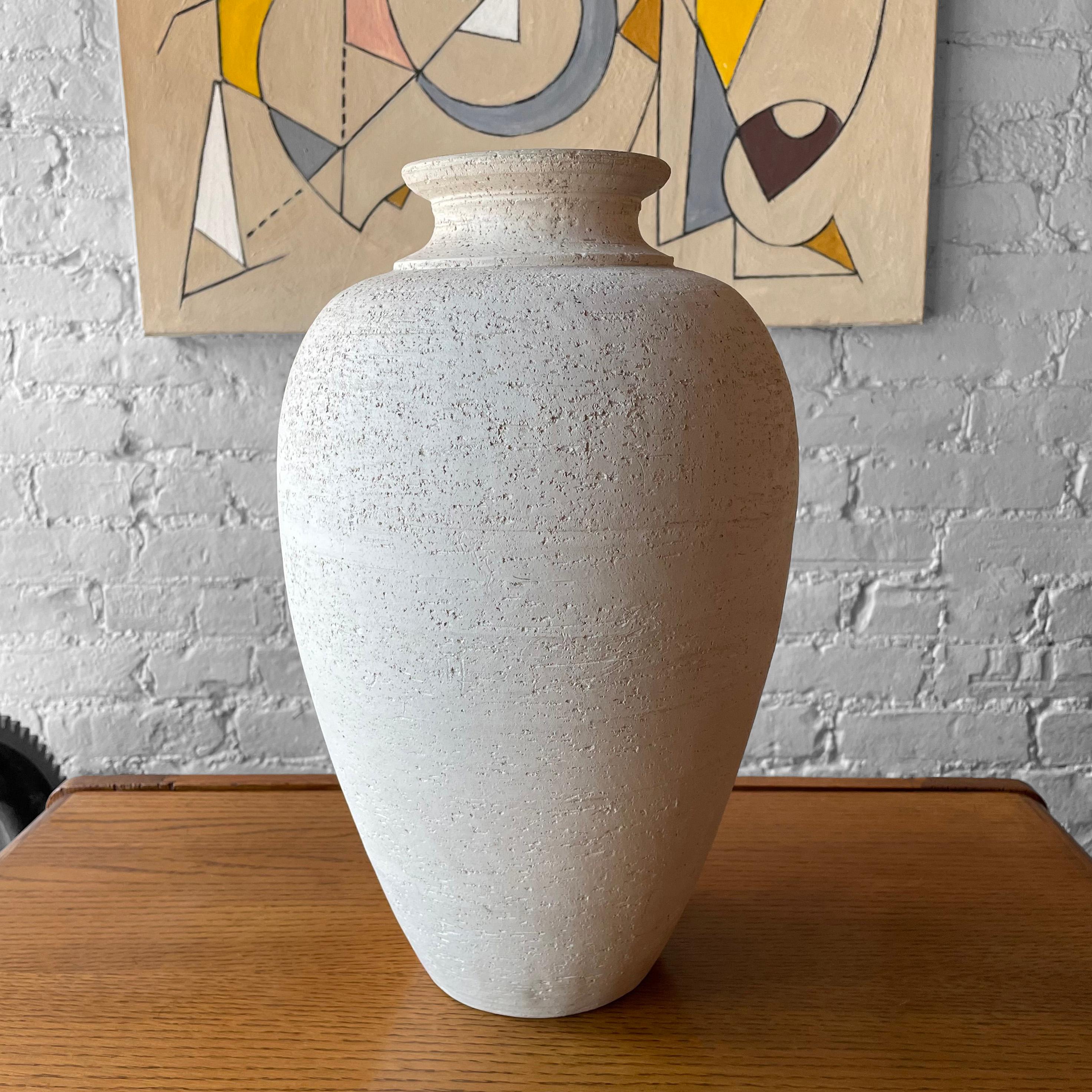 Vase en céramique de faïence italienne de Flavia Montelupo Bon état - En vente à Brooklyn, NY
