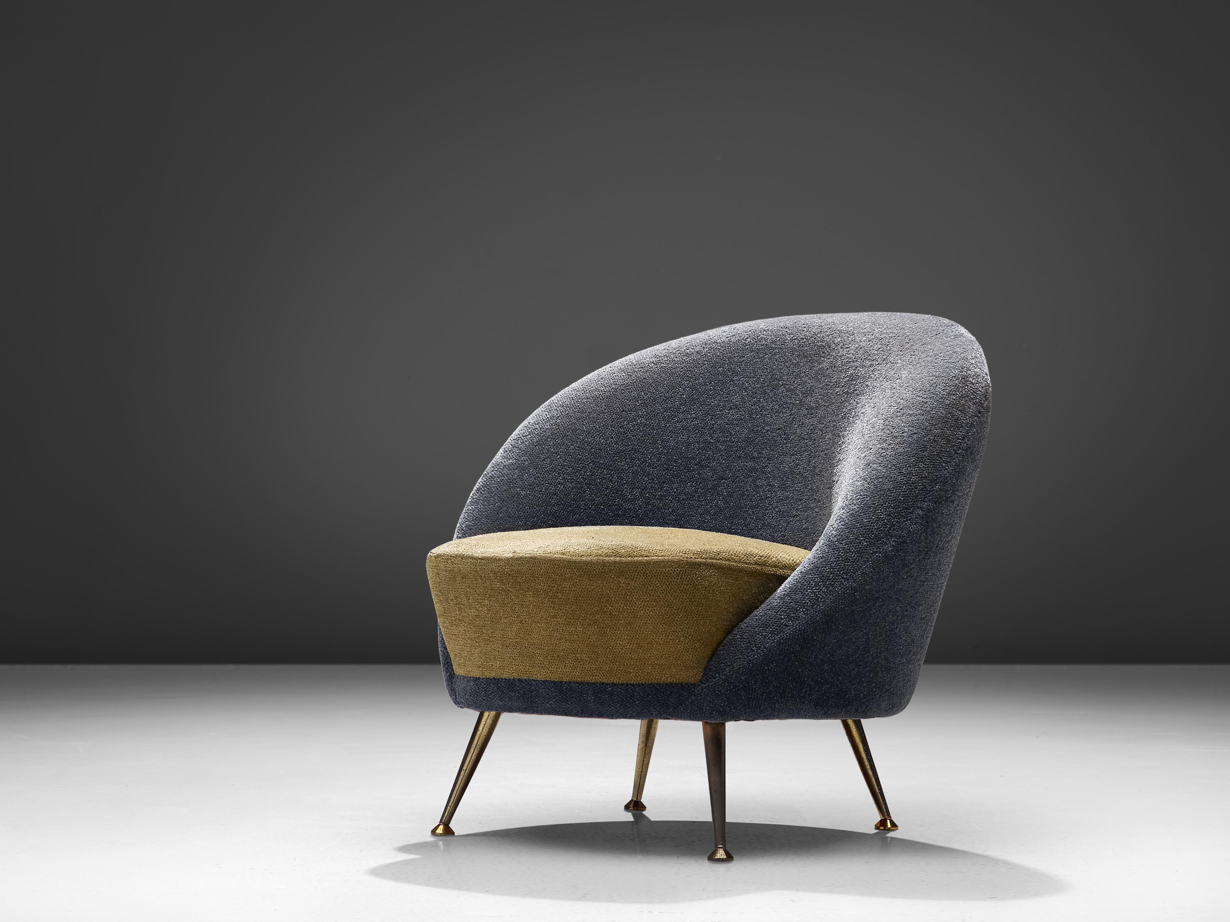 Federico Munari, lounge chair, brass, fabric, Italy, 1960s

This eccentric lounge chair is created by the Italian designer Federico Munari and features an interesting composition. The construction is visually interesting which is based on a