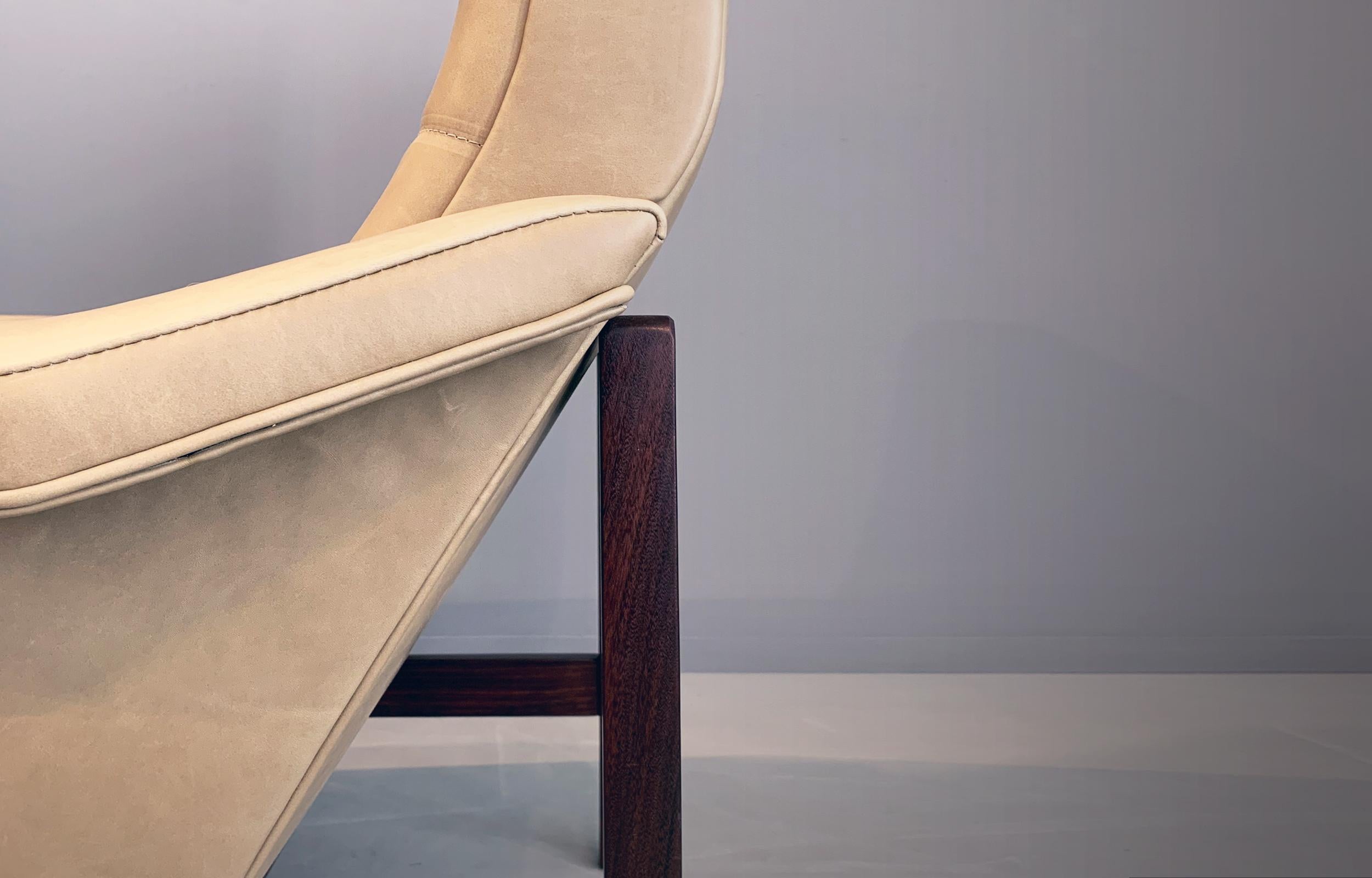 20th Century Italian Easy Chairs Soft Leather Ponti Zanuso Parisi Style Mid-Century Modern