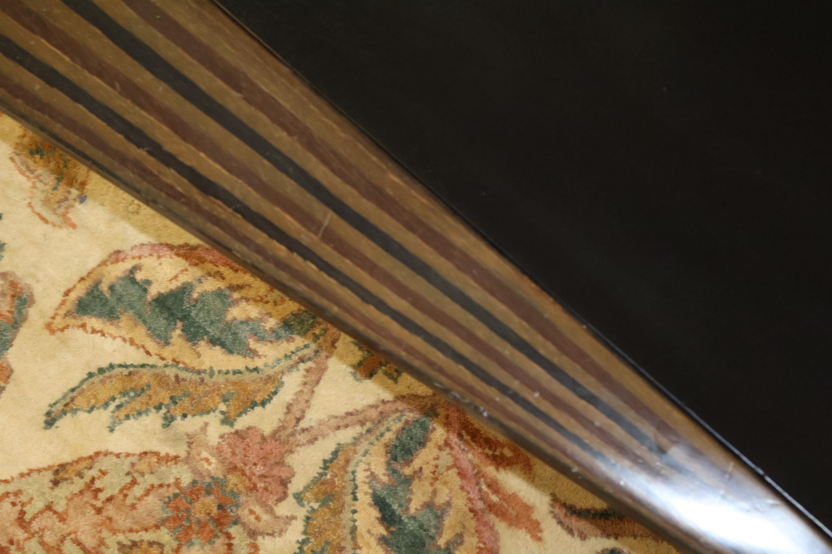 Table basse italienne en ébène et ardoise du milieu du siècle attribuée à Tobia Scarpa en vente 5