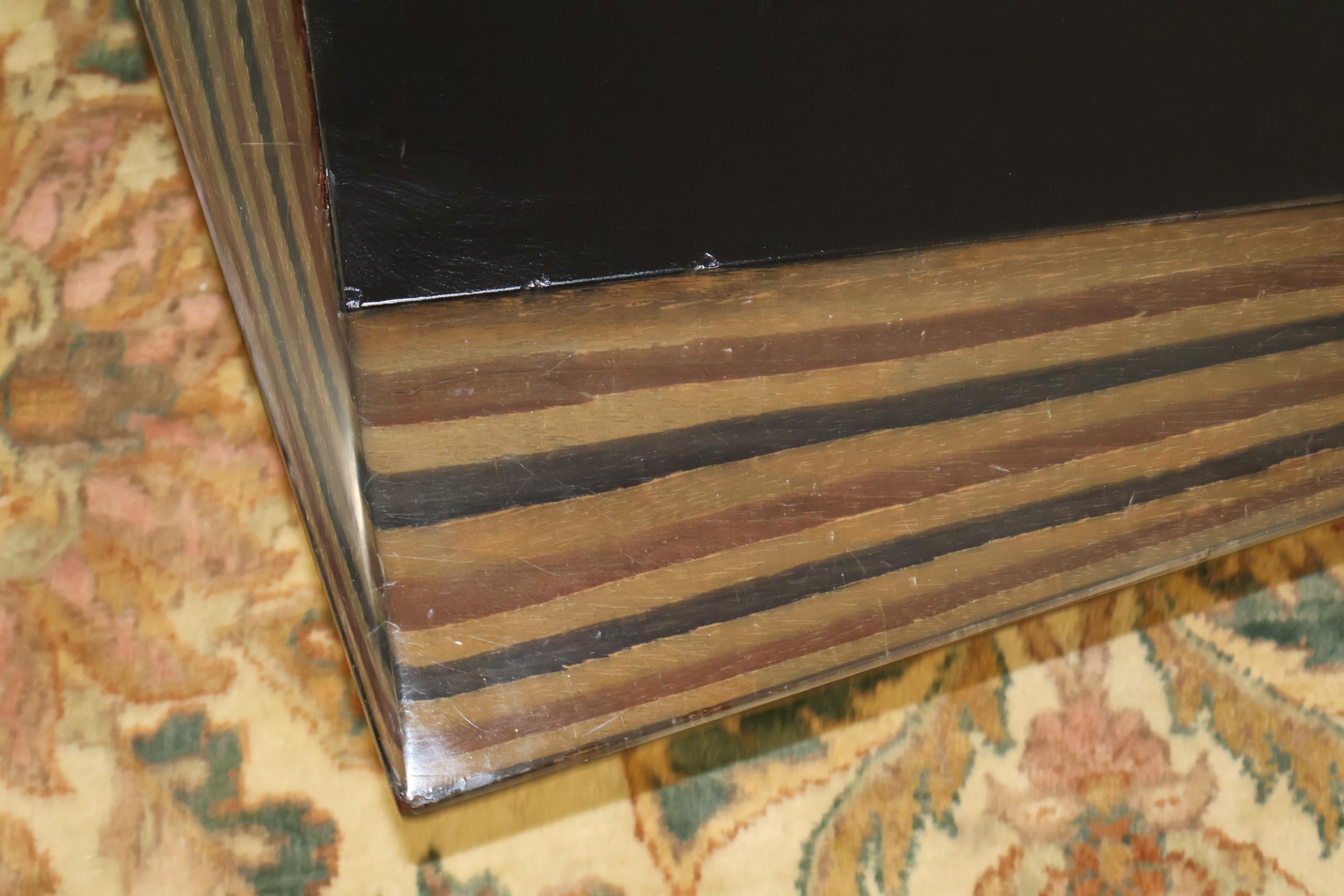 Table basse italienne en ébène et ardoise du milieu du siècle attribuée à Tobia Scarpa en vente 6