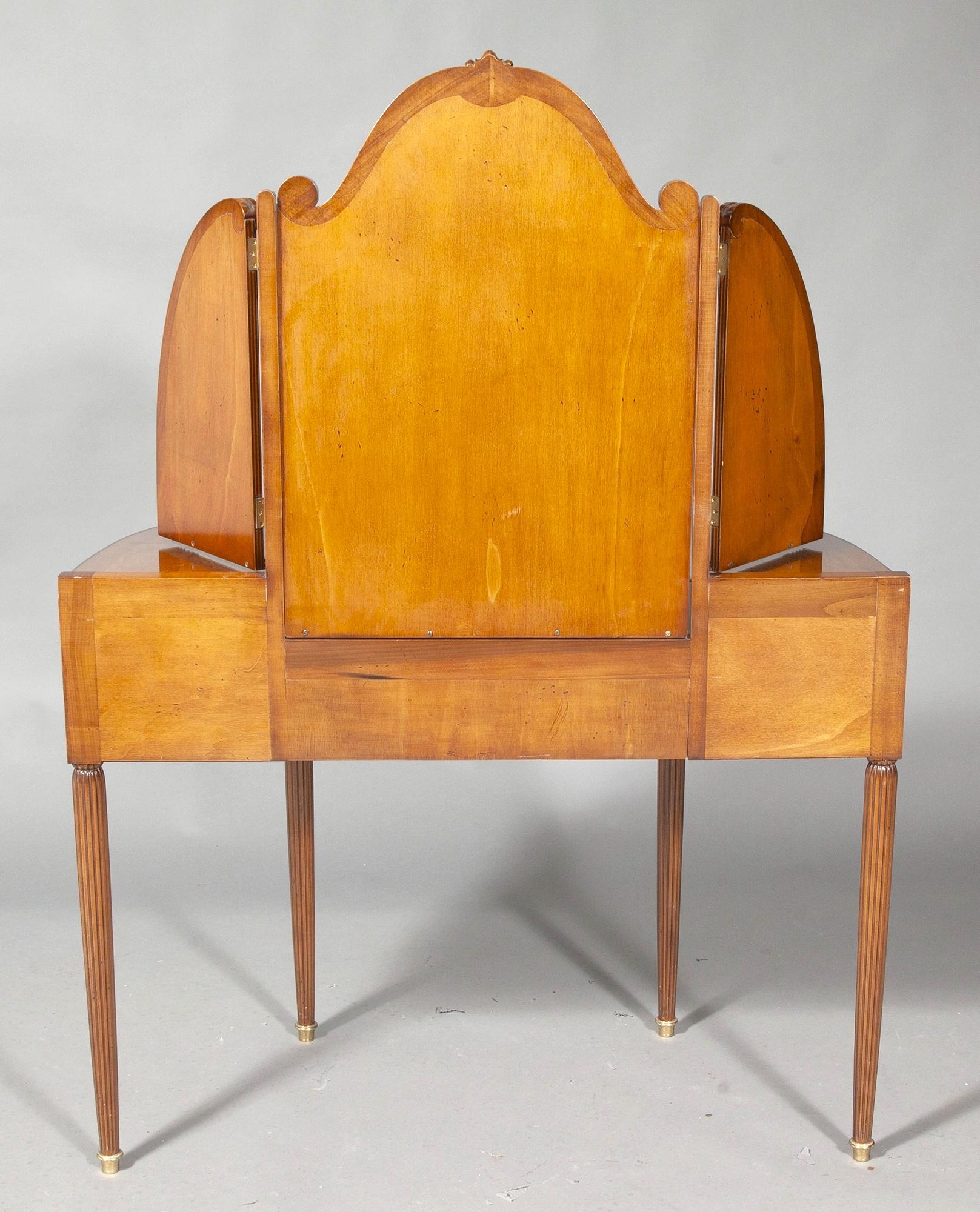 20th Century Italian Edwardian Style Walnut Vanity Dressing Table With Chair For Sale