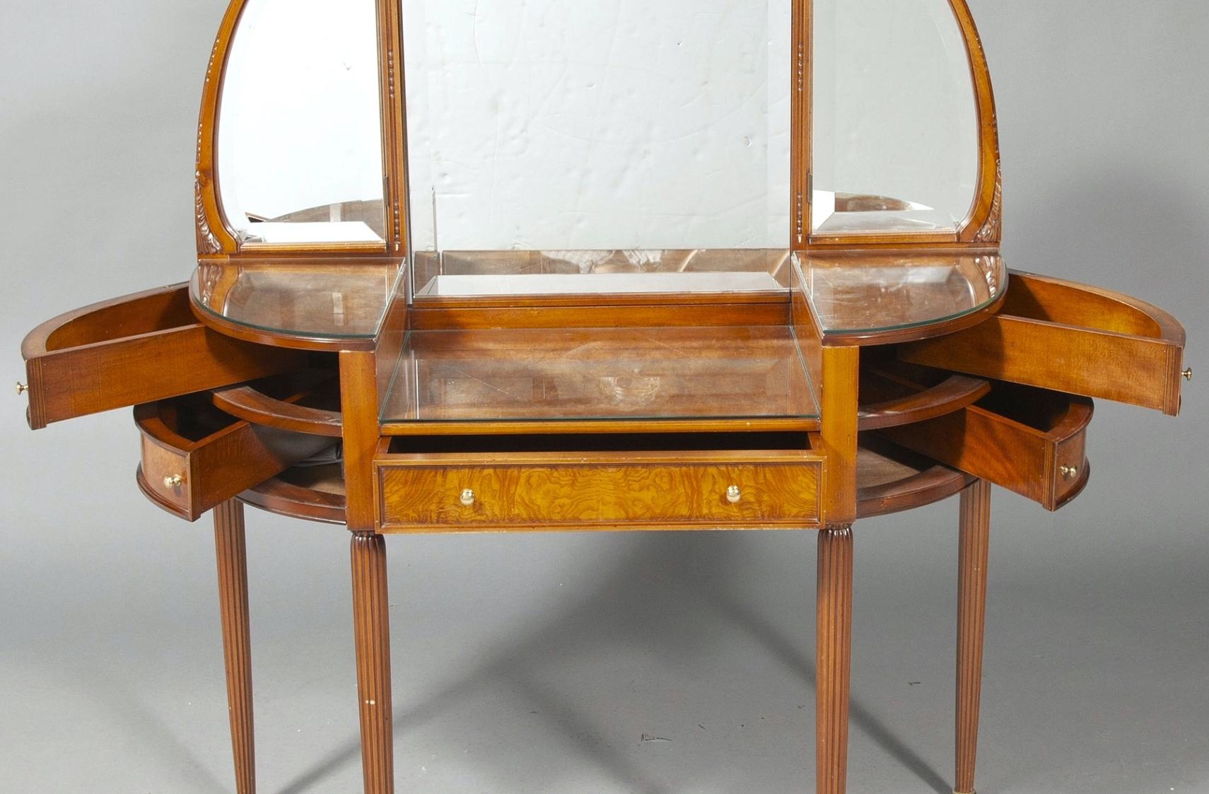 Italian Edwardian Style Walnut Vanity Dressing Table With Chair For Sale 2
