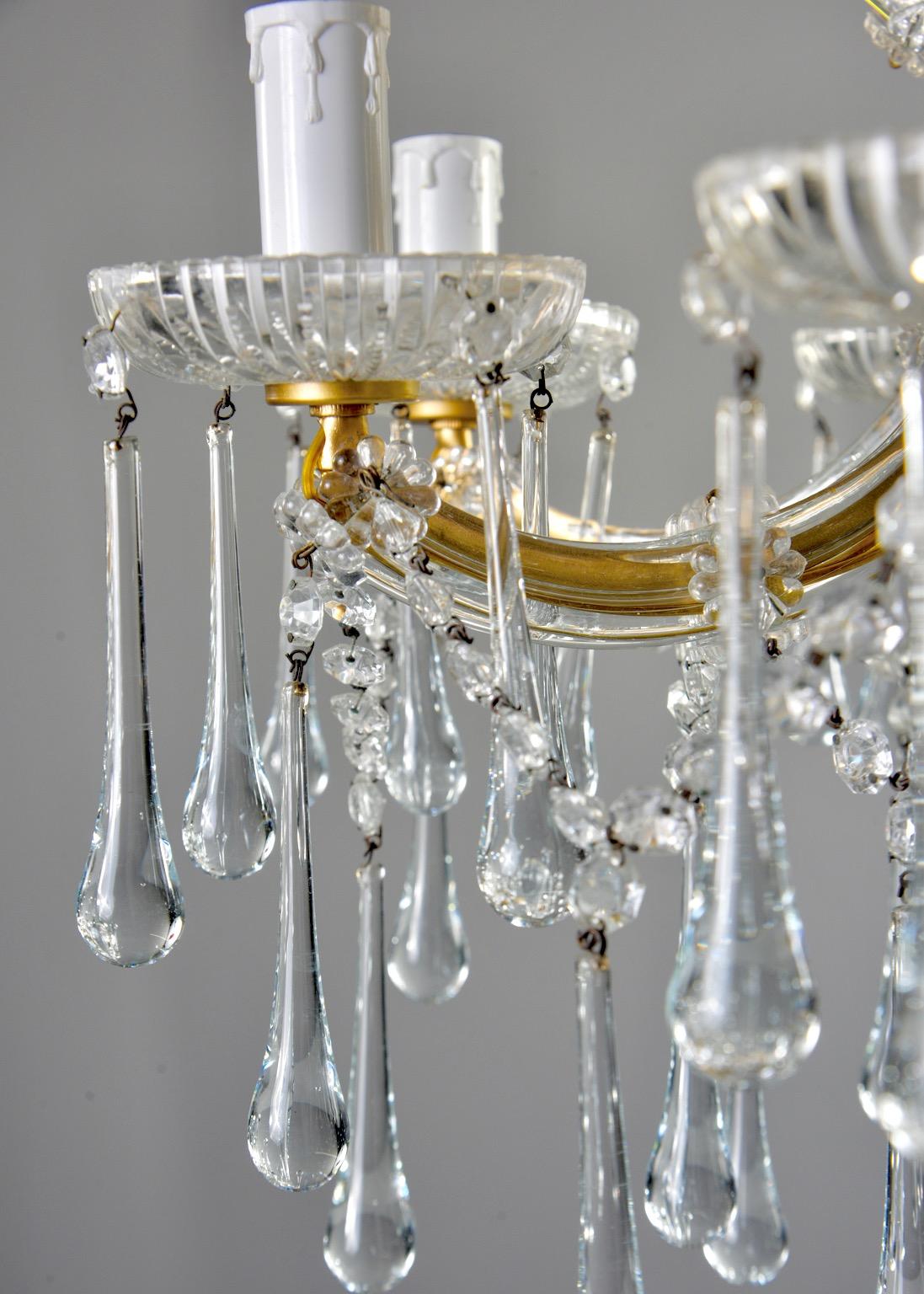 20th Century Italian Eight Light Crystal Chandelier For Sale