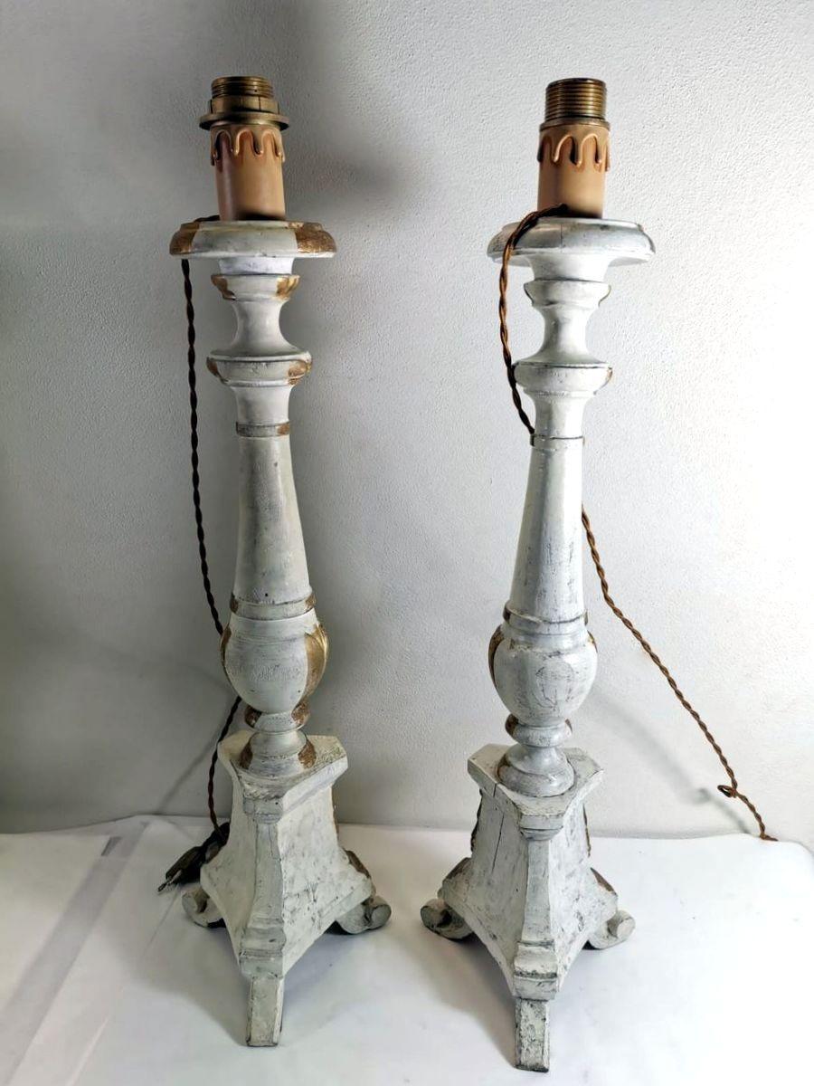 Italian Eighteen Century Pair of Carved Gilded and Painted Wood Candelabras 4