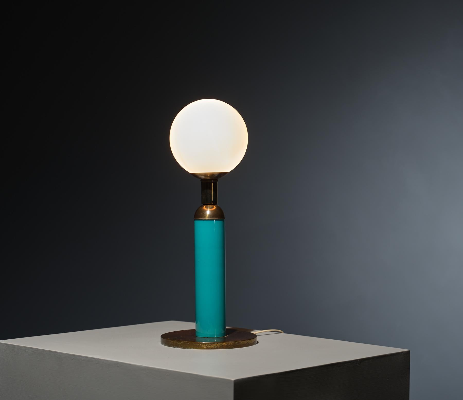 Mid-Century Modern Italian Elegance: 1960s Vintage Brass Table Lamp with Opaline Glass Shade