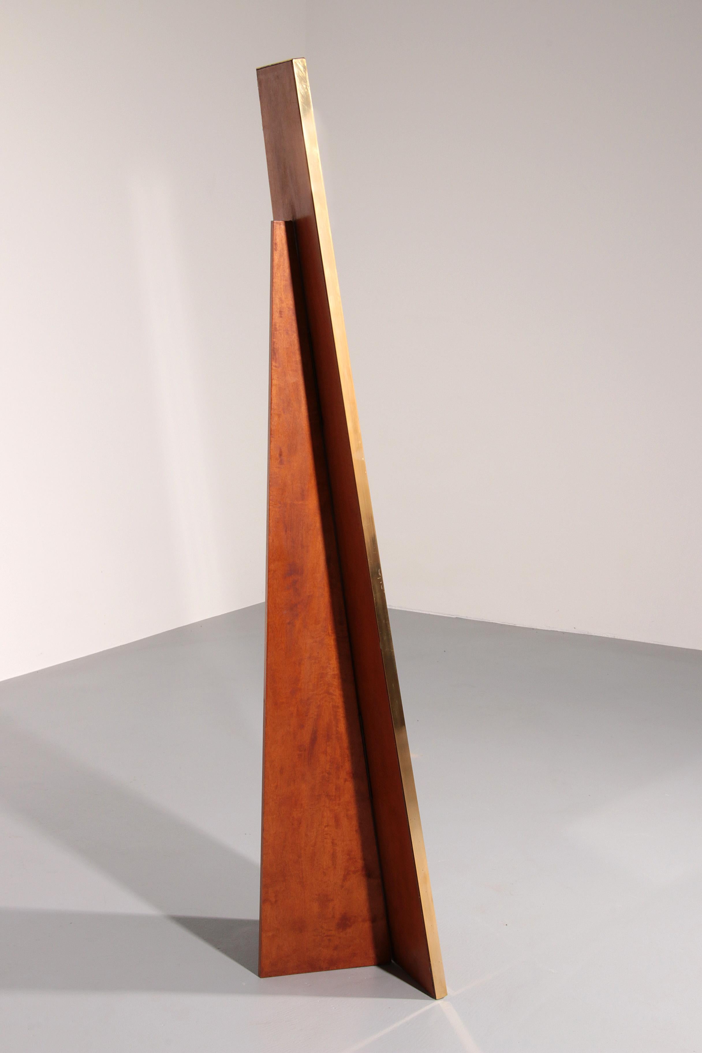 Italian Elegance – 1970s Freestanding Mirror with Brass and Oak Details 1960 For Sale 4