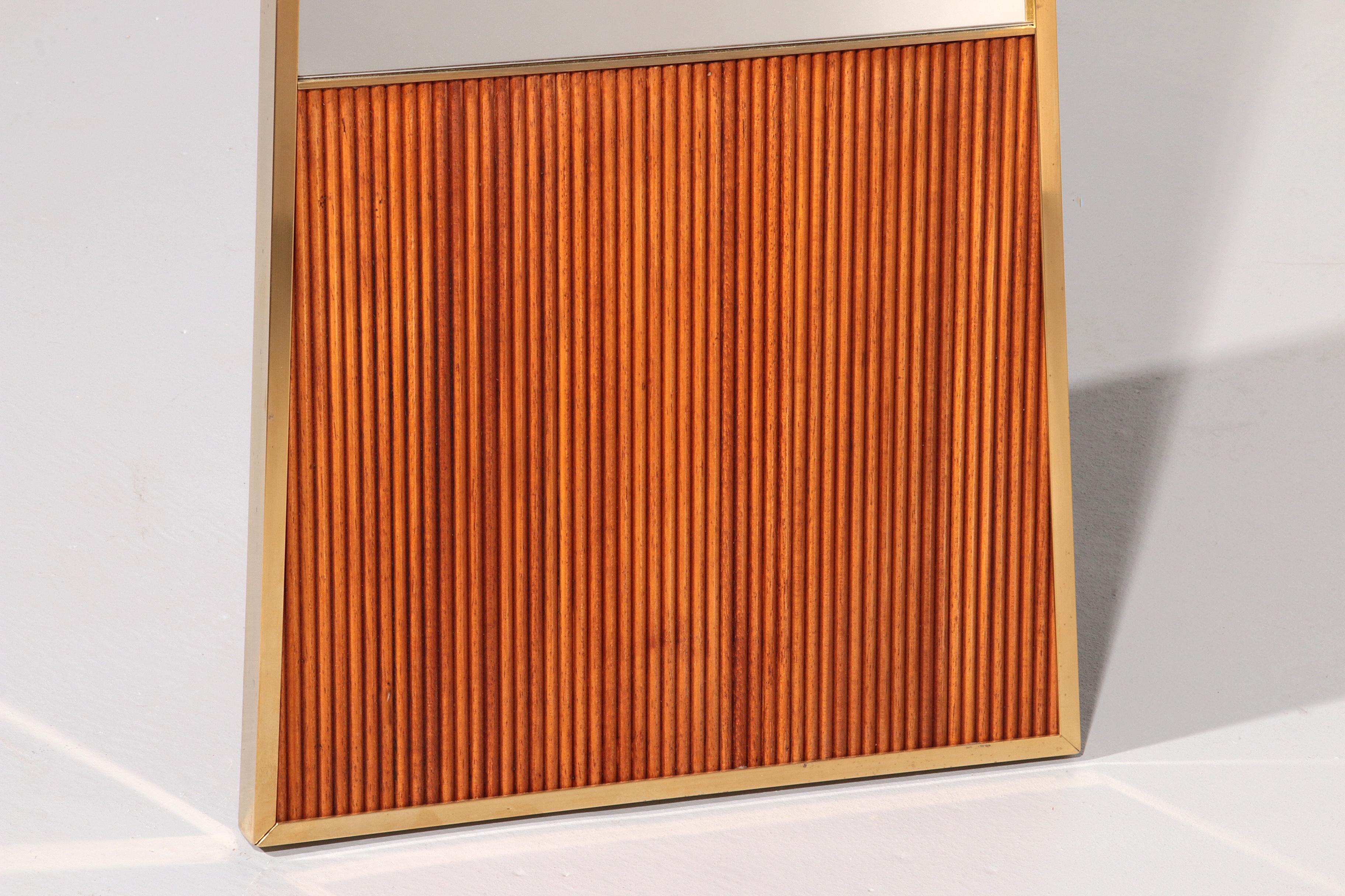 Late 20th Century Italian Elegance – 1970s Freestanding Mirror with Brass and Oak Details 1960 For Sale