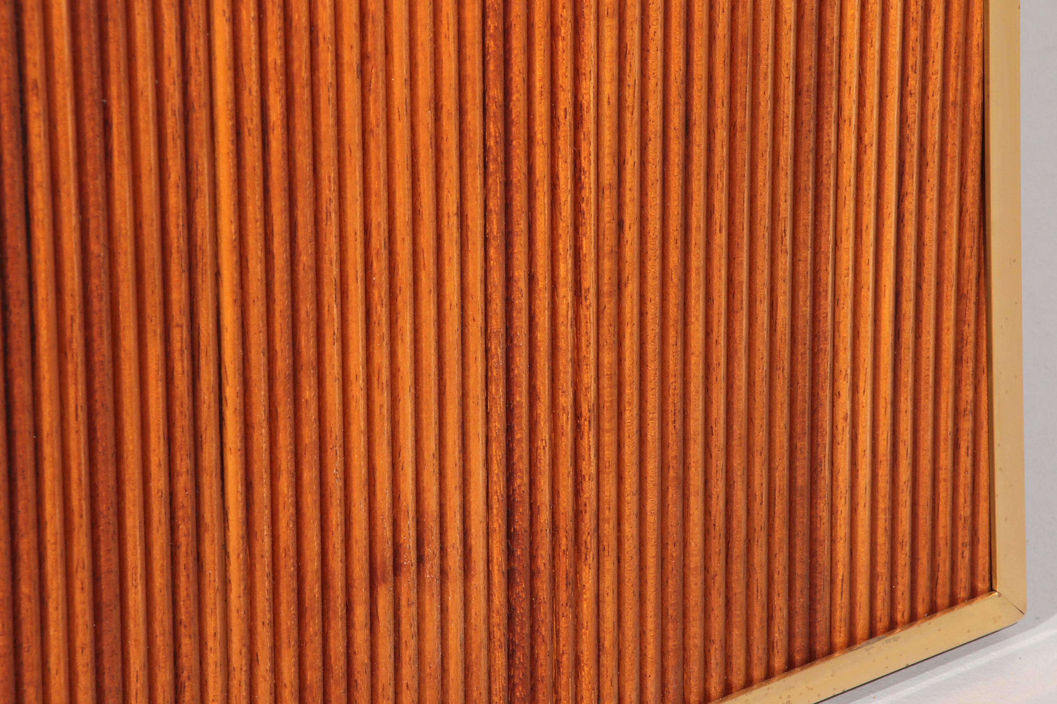 Italian Elegance – 1970s Freestanding Mirror with Brass and Oak Details 1960 For Sale 1