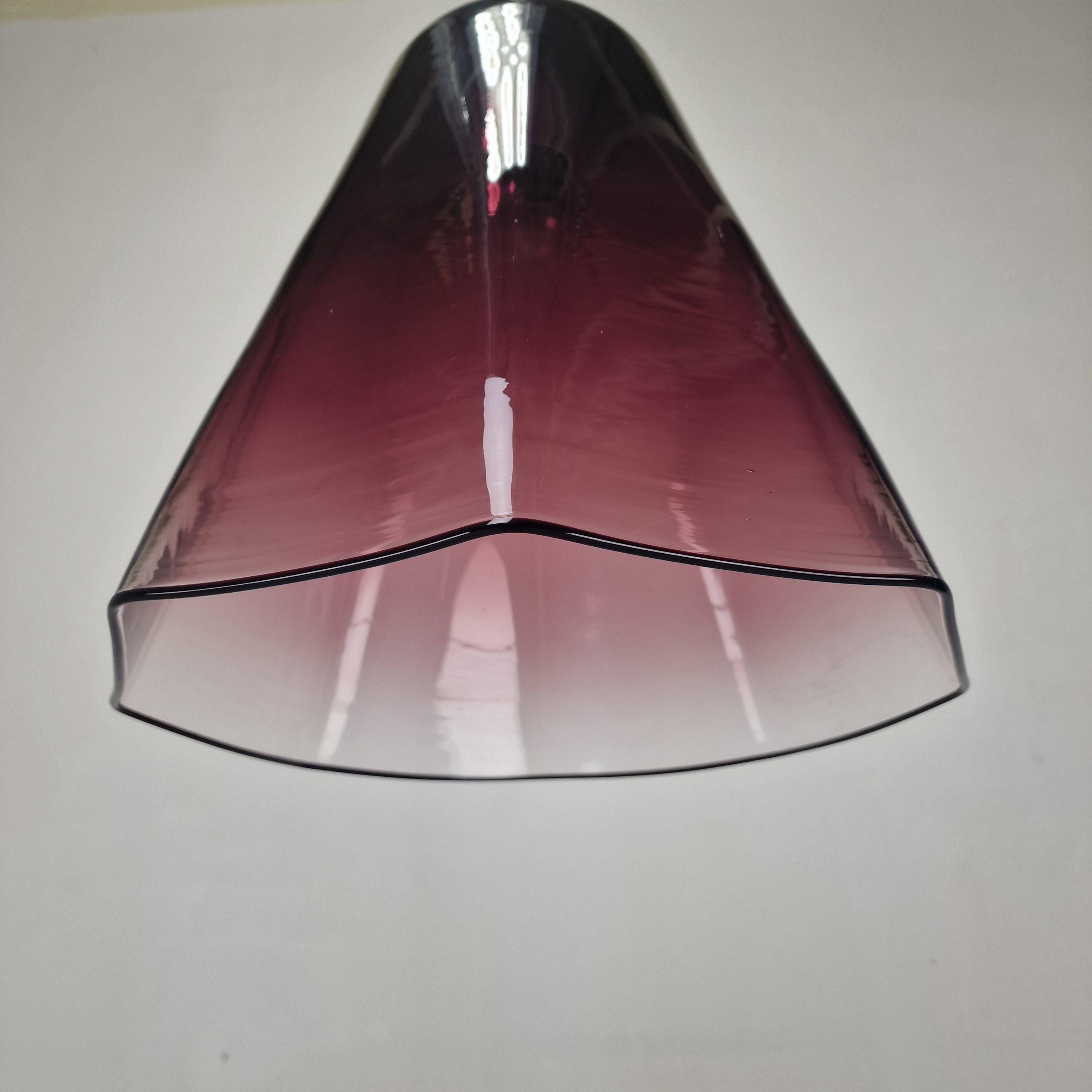 Italian Elegance - Lampada a sospensione Leucos con vetro di Murano viola trasparente in vendita 2