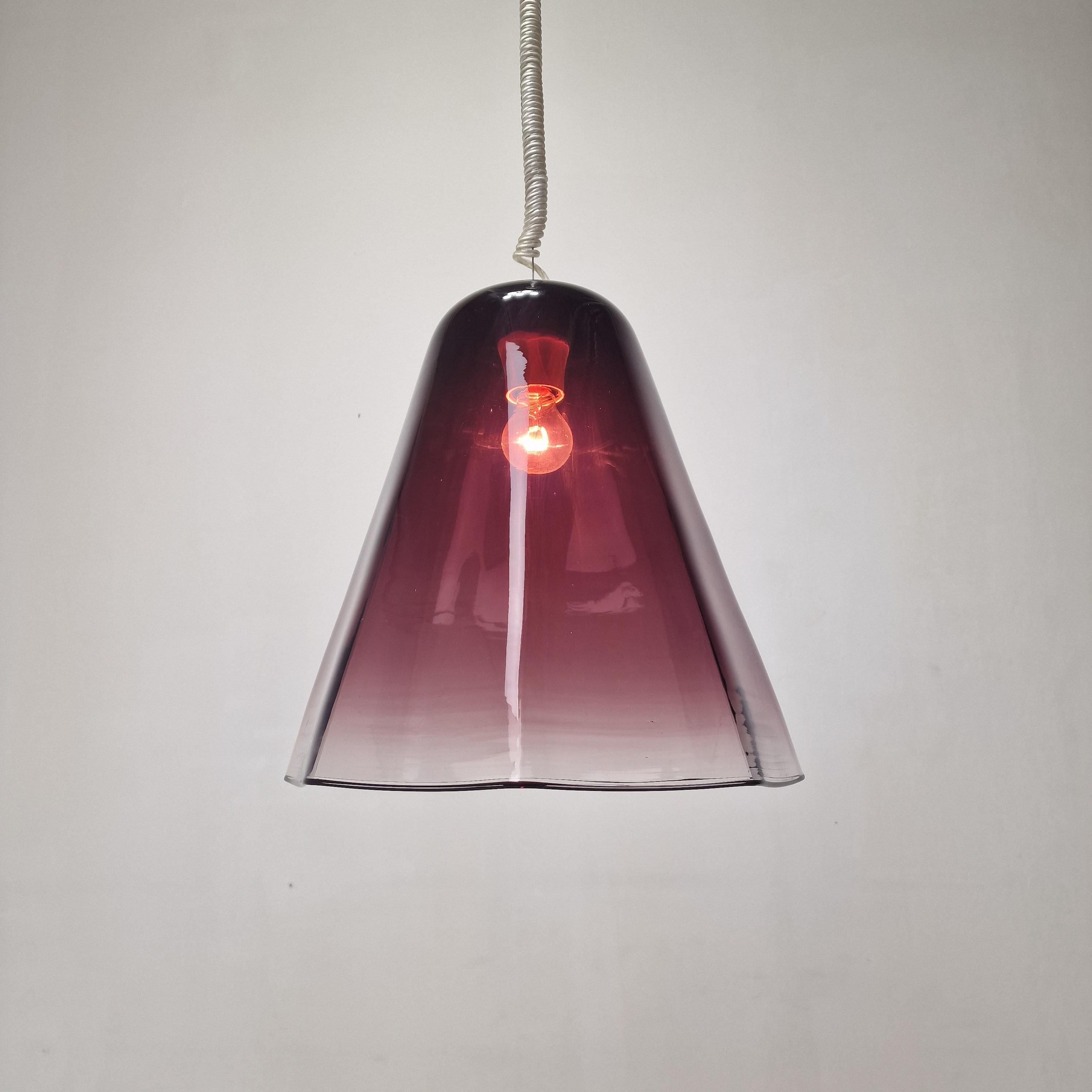 Italiano Italian Elegance - Lampada a sospensione Leucos con vetro di Murano viola trasparente in vendita