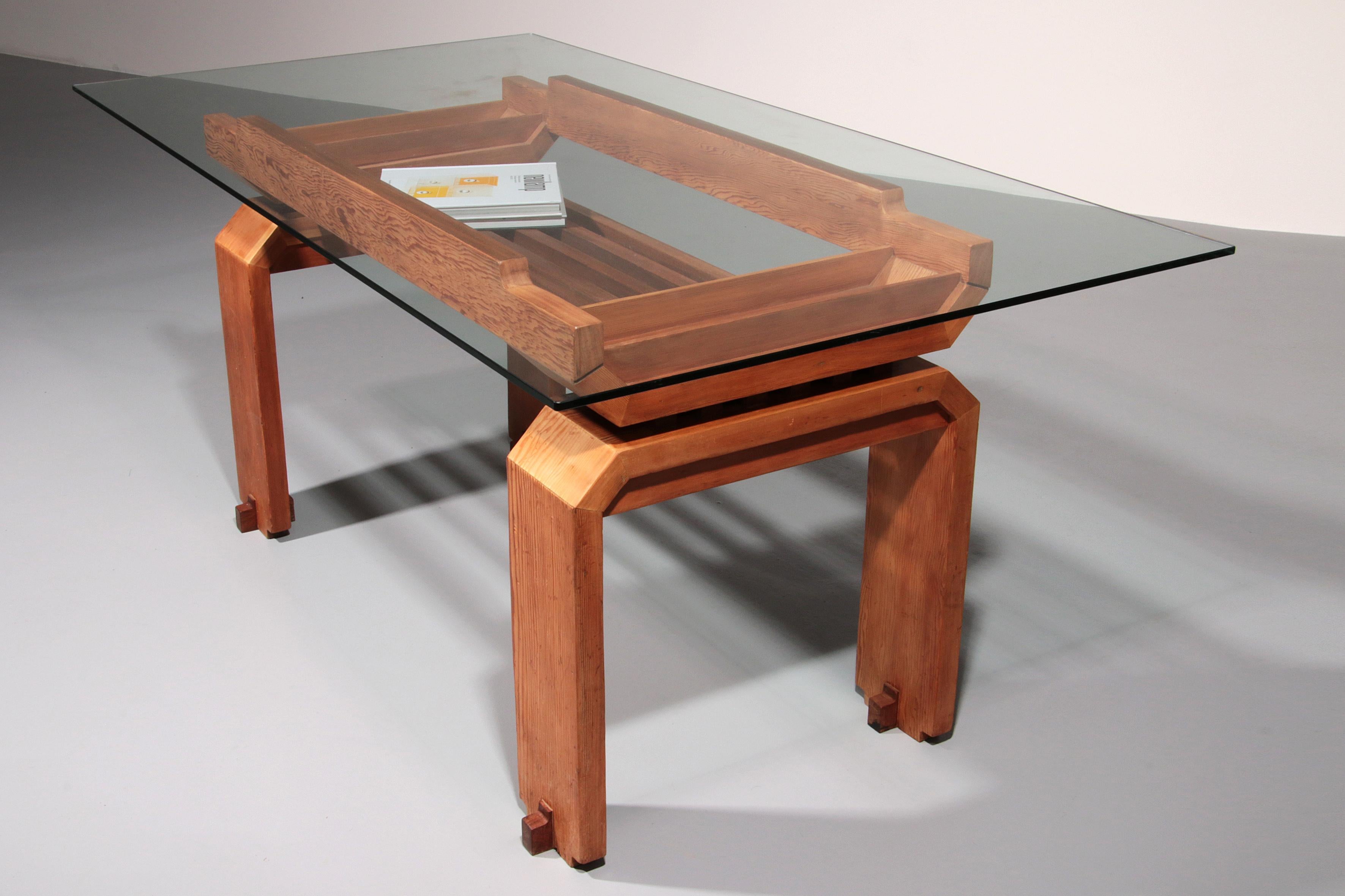 Elegance italienne : The Mid-Century Pine Dining Table 1960 Bon état - En vente à Oirlo, LI