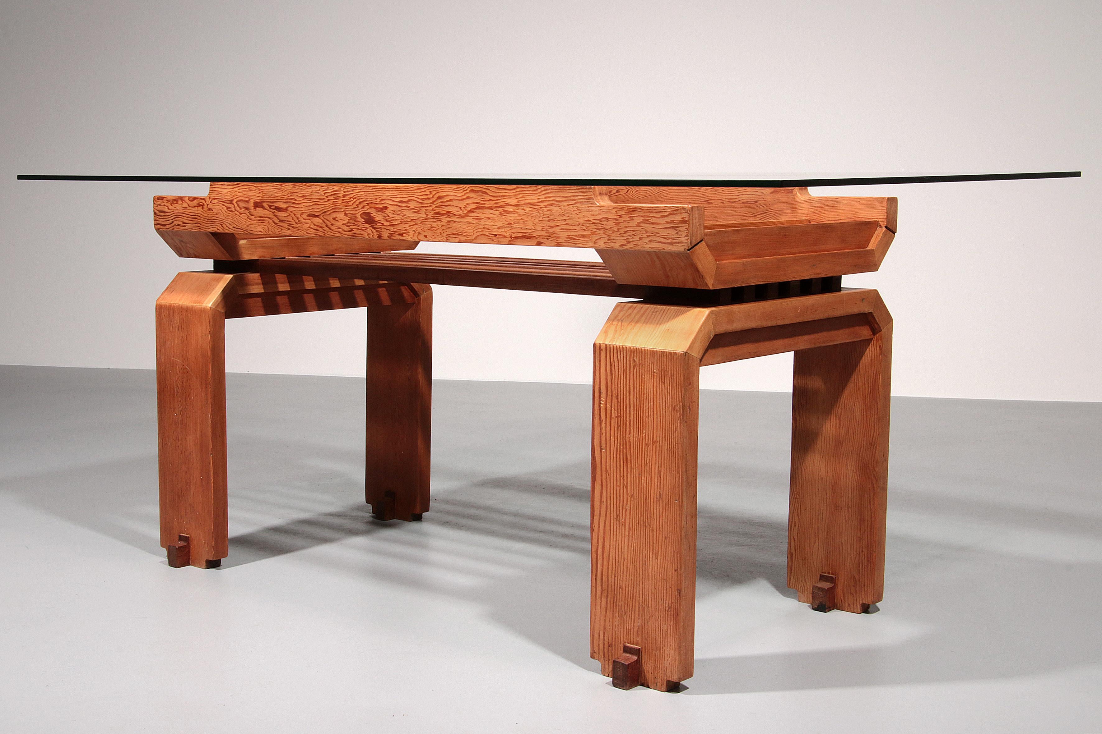Milieu du XXe siècle Elegance italienne : The Mid-Century Pine Dining Table 1960 en vente