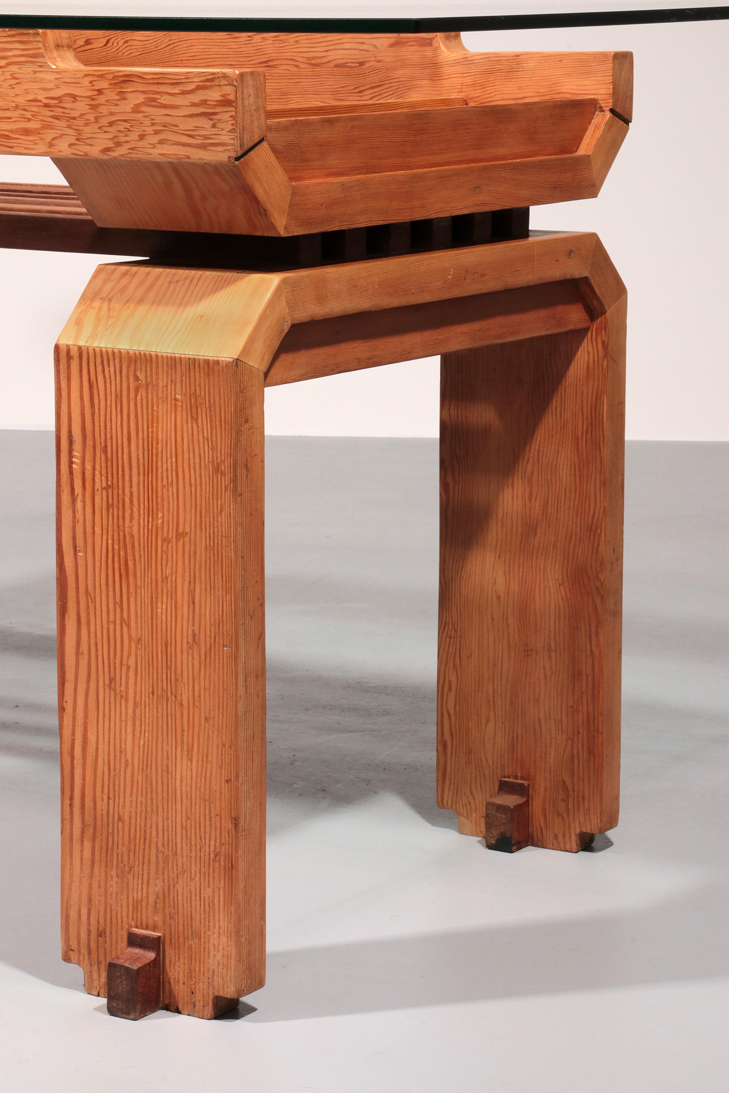 Verre Elegance italienne : The Mid-Century Pine Dining Table 1960 en vente