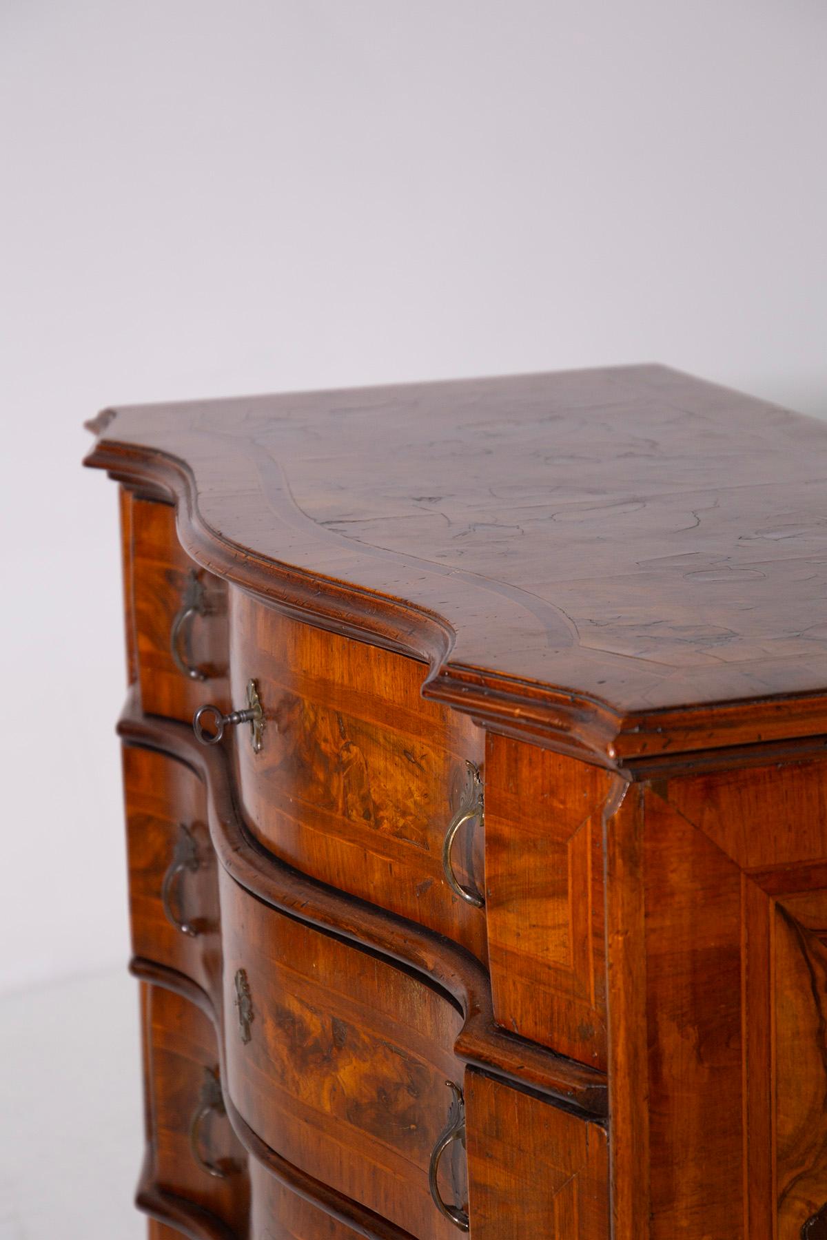 Rococo Italian Elegant 18th Century Sideboard For Sale
