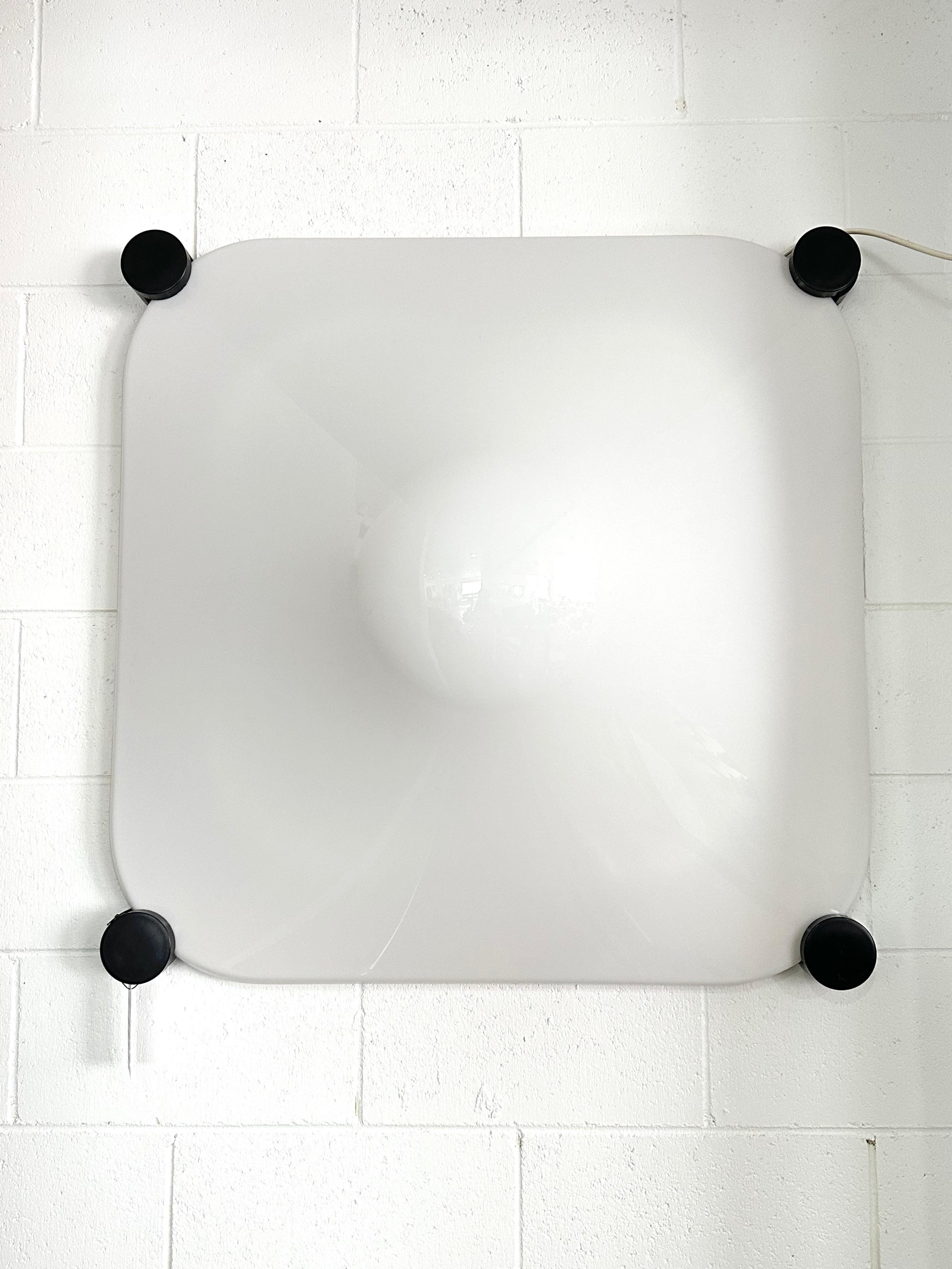 Mid-Century moderno Elio Martinelli Bolla Grande Applique in acrilico e metallo, 1960s in vendita