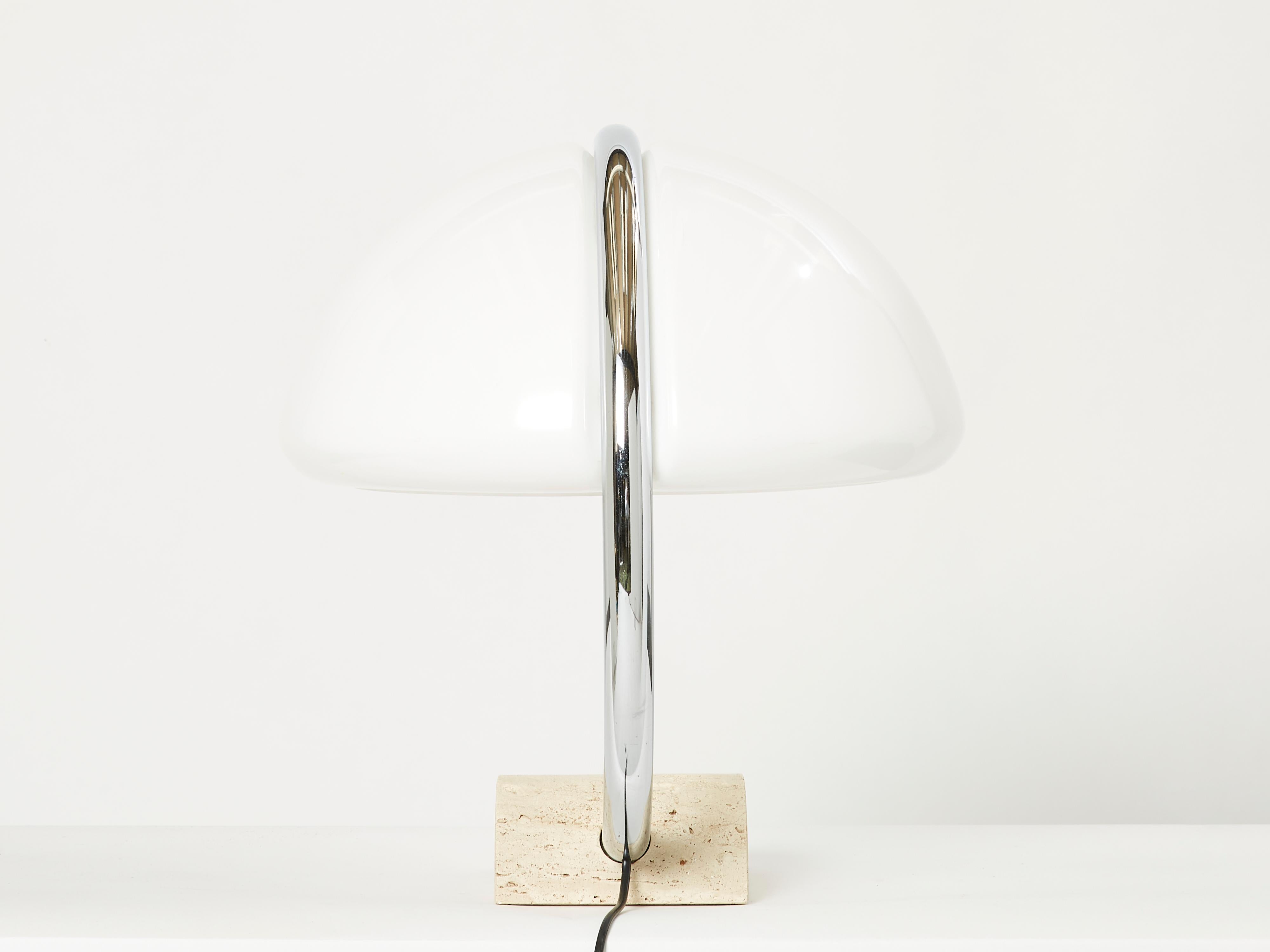 Chrome Lampe de bureau italienne en travertin chromé des années 1960 en vente