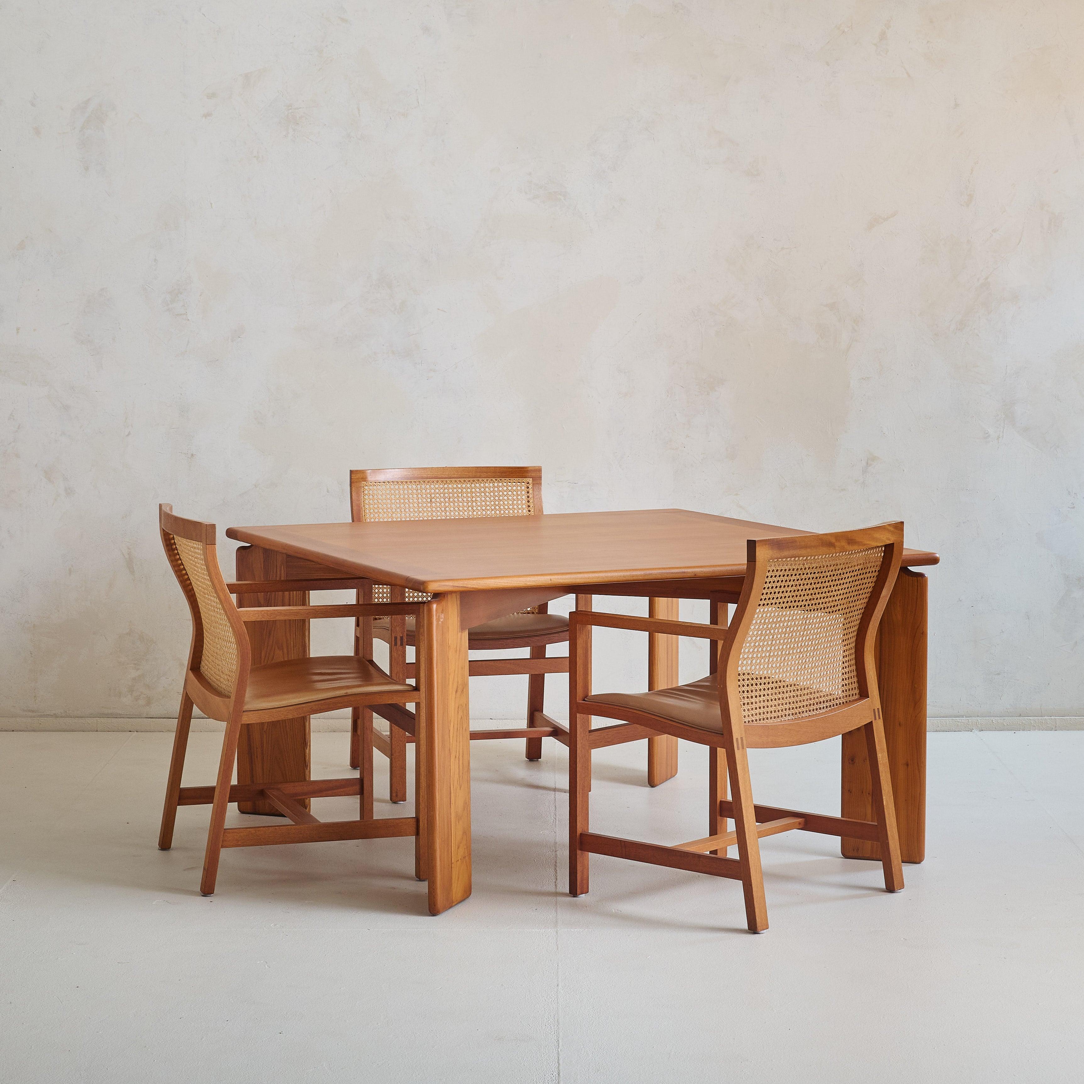 Mid-Century Modern Table à manger italienne en orme par Romanutti, 1970 en vente