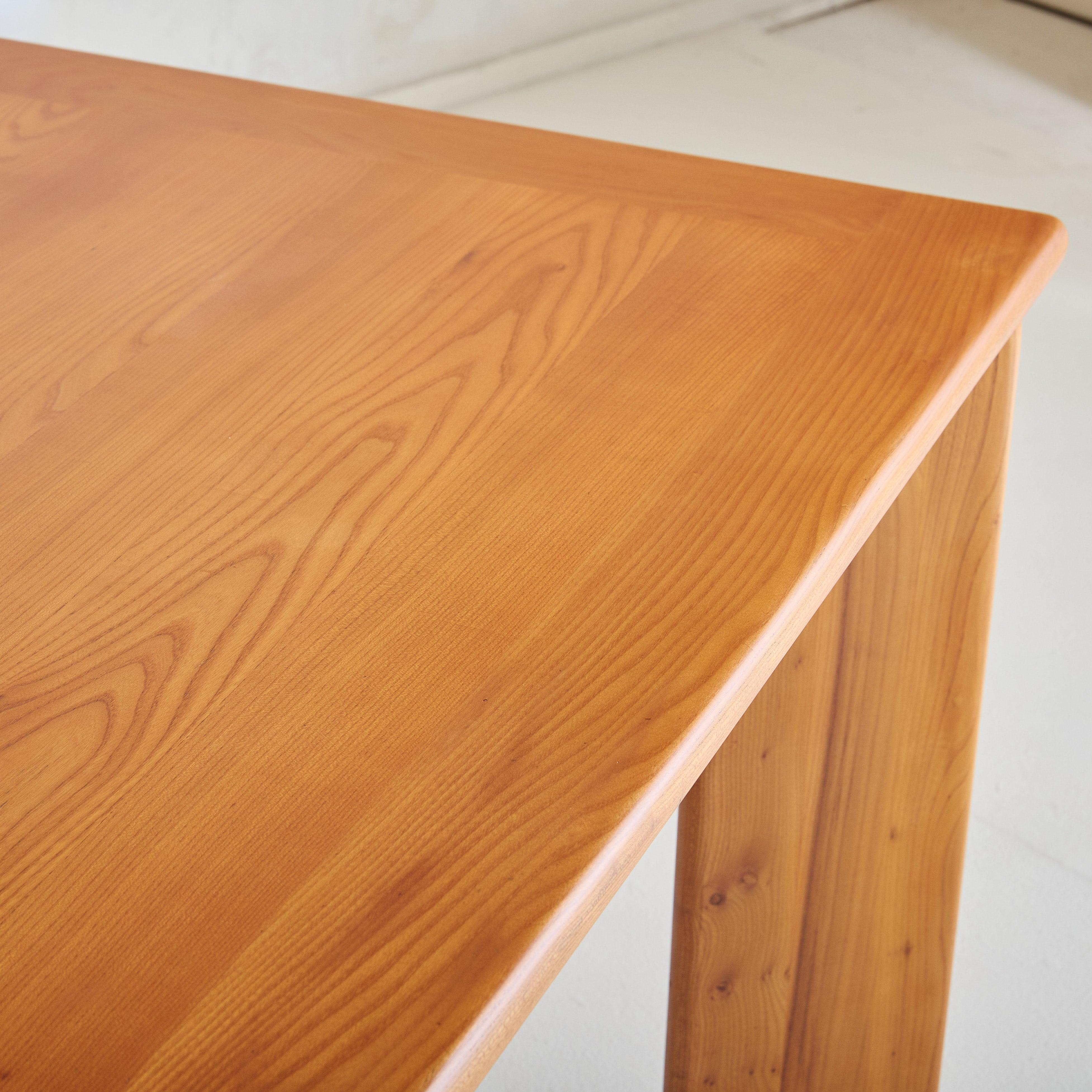 Table à manger italienne en orme par Romanutti, 1970 en vente 1