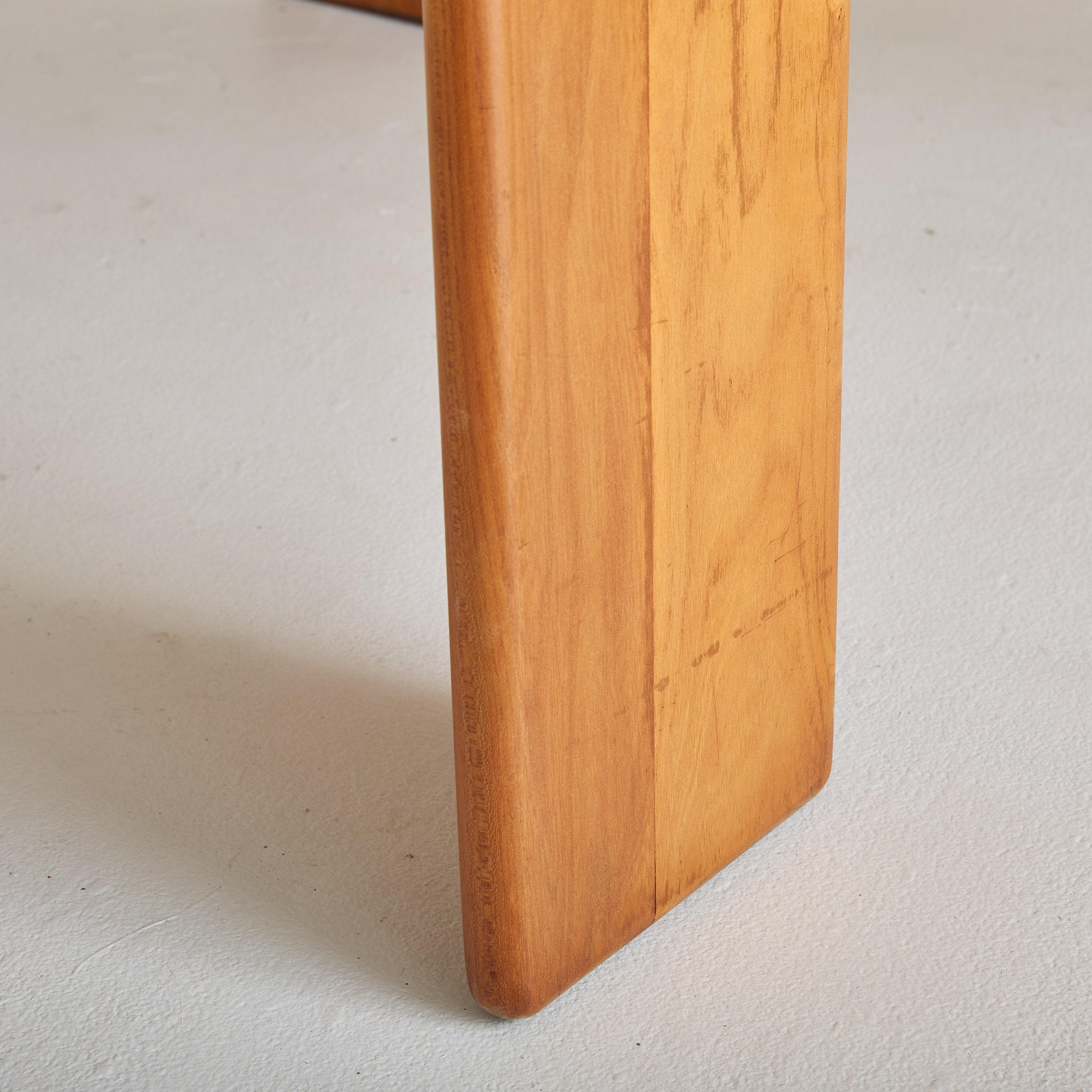 Table à manger italienne en orme par Romanutti, 1970 en vente 2