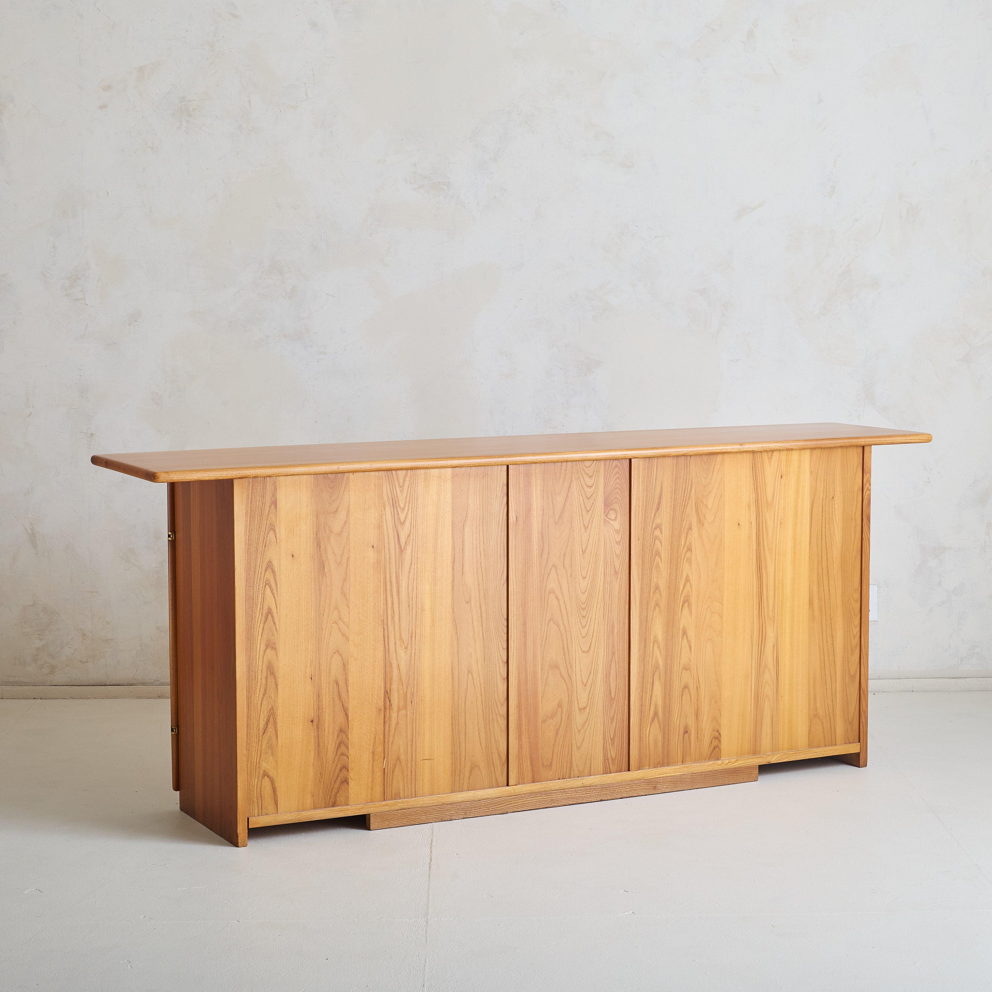 Italienisches Sideboard aus Ulme von Romanutti, 1970er-Jahre (Ende des 20. Jahrhunderts)