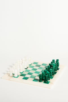 Ensemble d'échecs italien en albâtre vert émeraude
