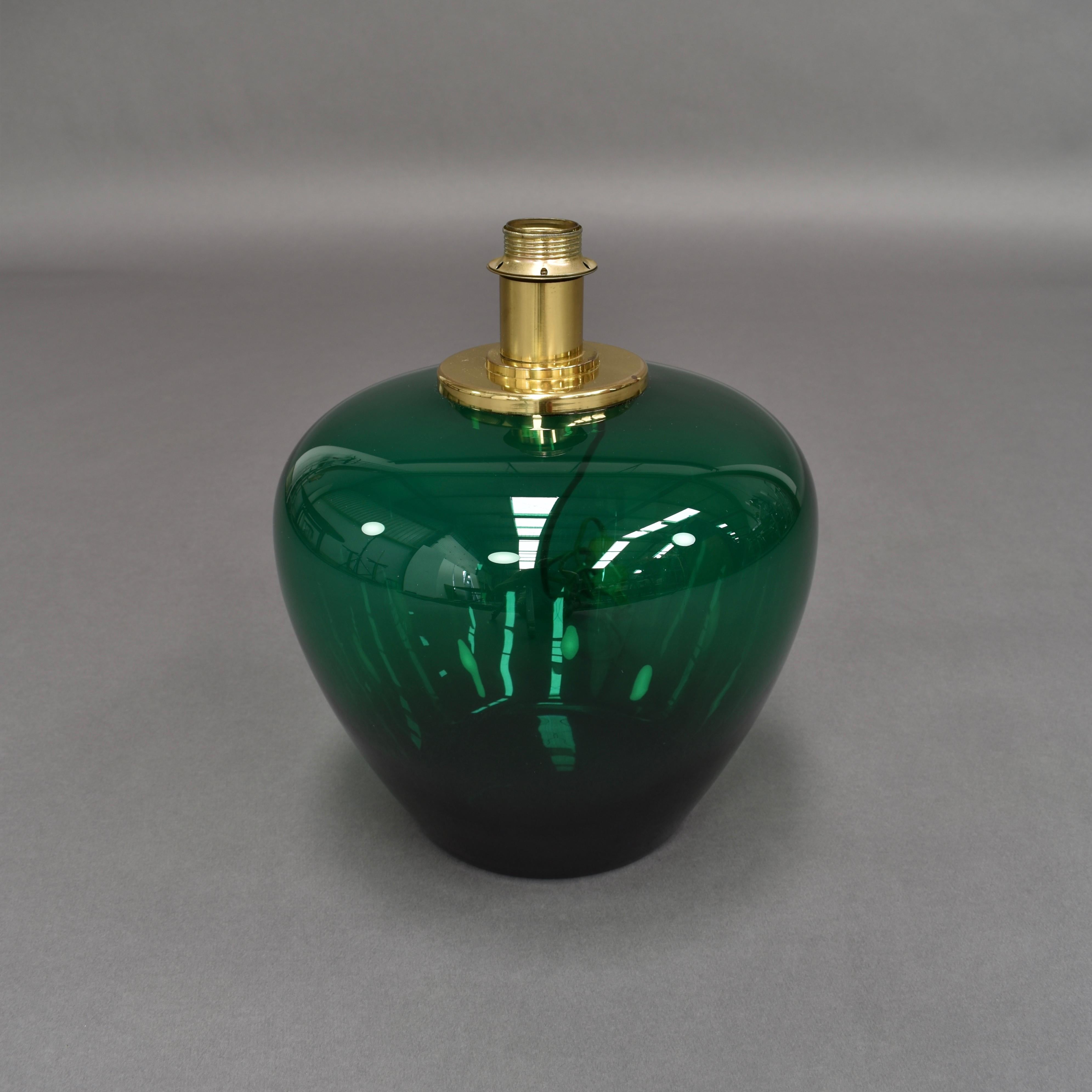 Mid-Century Modern Italian Emerald Green Glass and Brass Table Lamp, circa 1970
