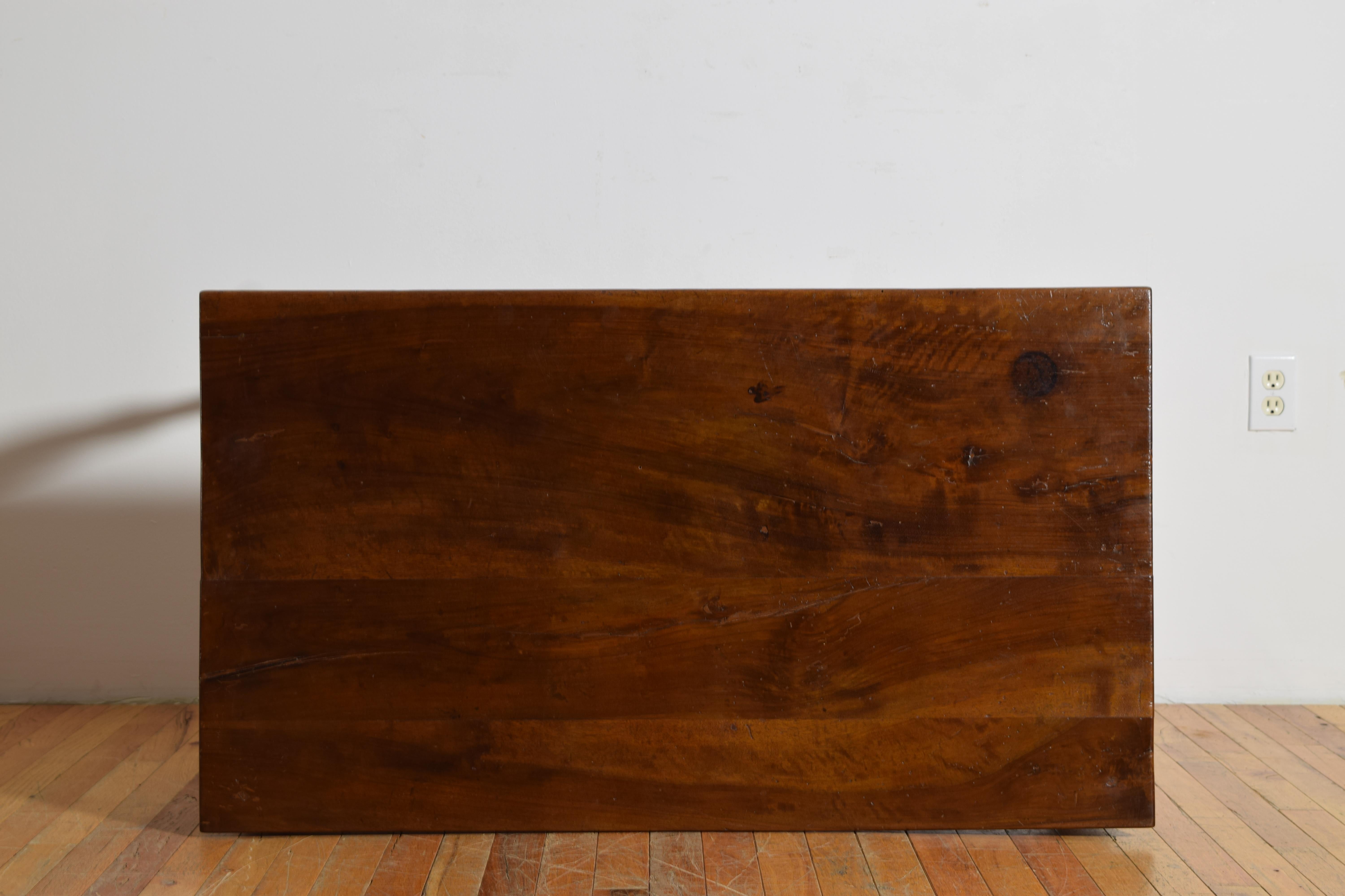 Italie, Emiliana, table à 1 tiroir en noyer tourné de style néoclassique tardif, vers 1840 en vente 3