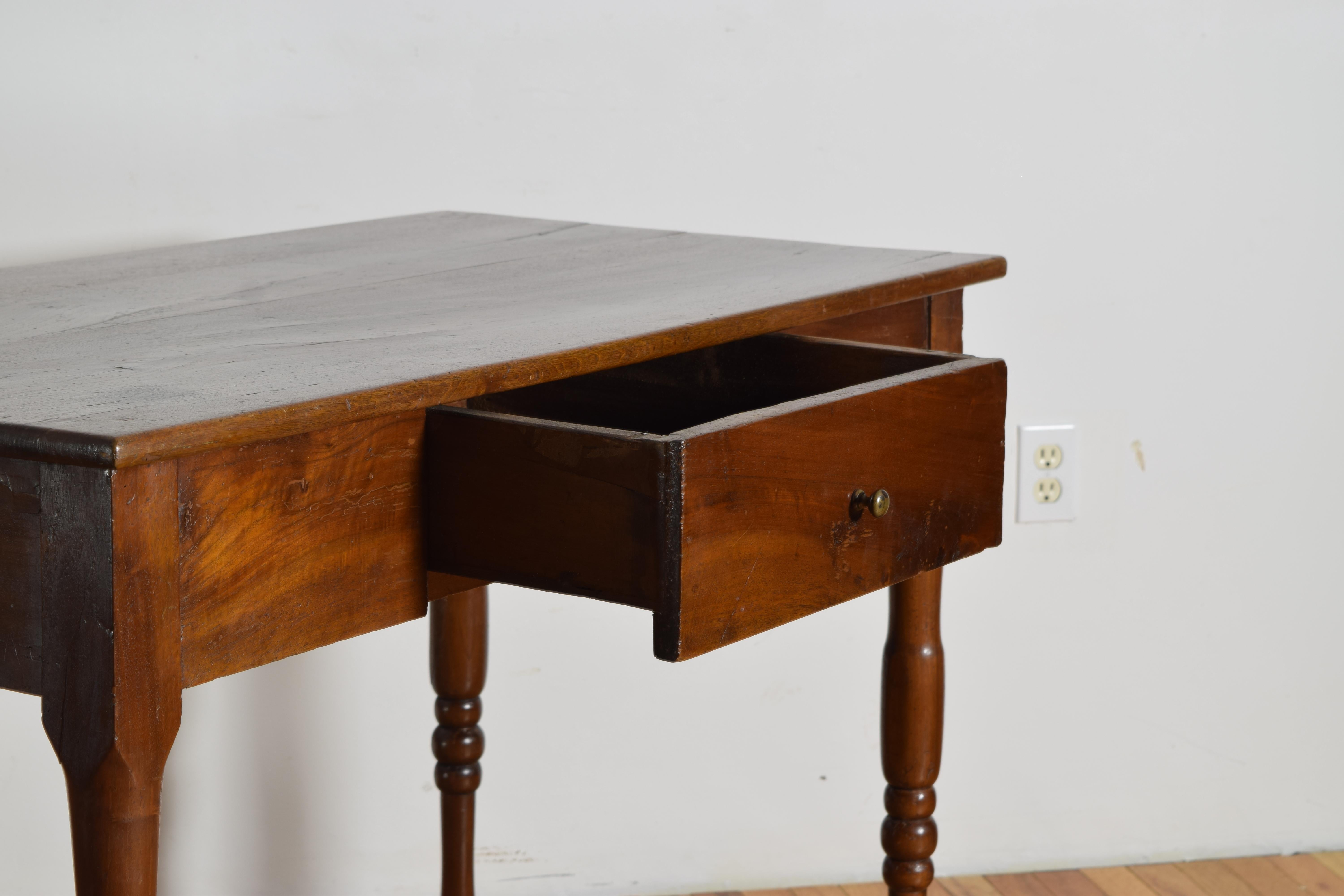 Milieu du XIXe siècle Italie, Emiliana, table à 1 tiroir en noyer tourné de style néoclassique tardif, vers 1840 en vente