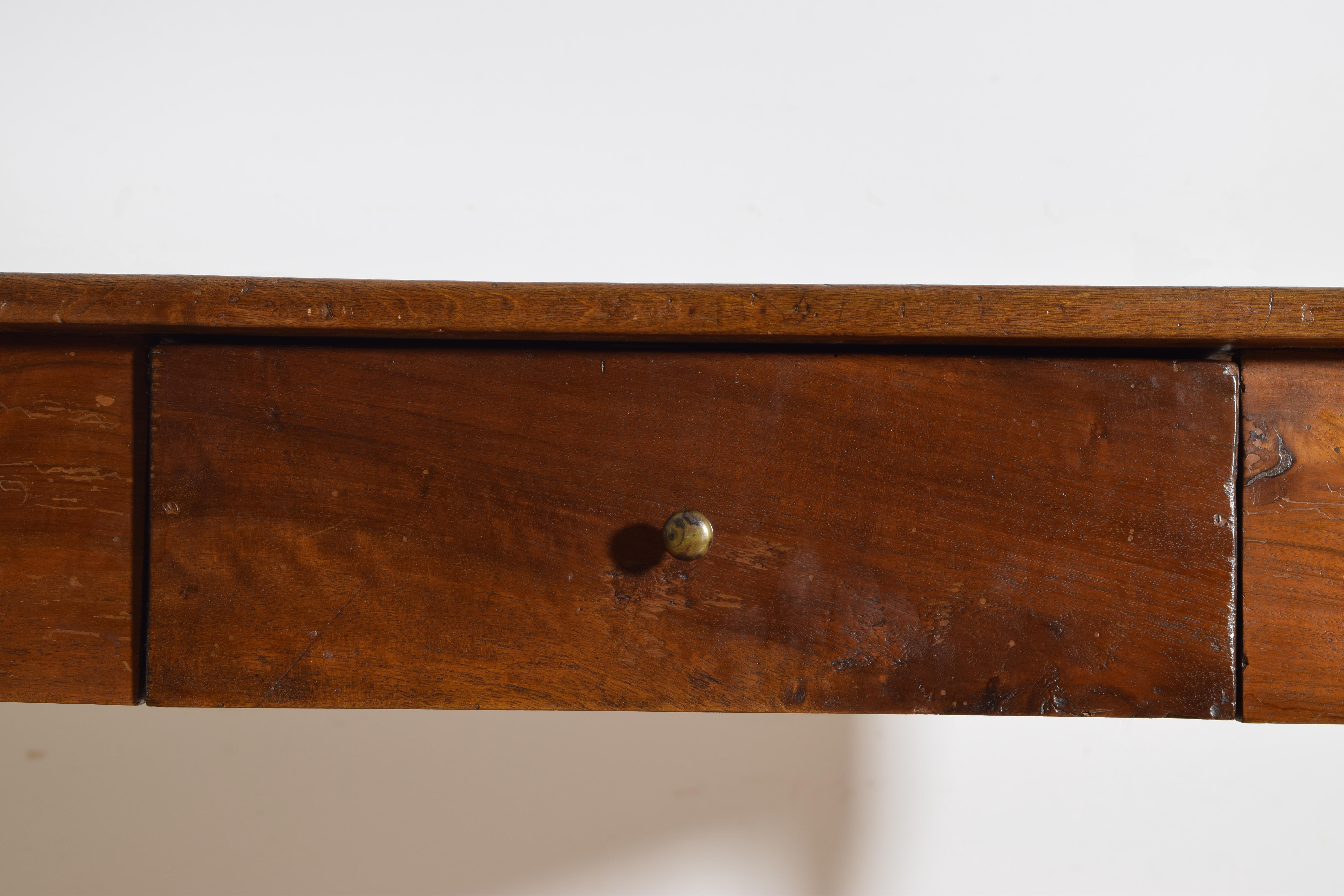 Noyer Italie, Emiliana, table à 1 tiroir en noyer tourné de style néoclassique tardif, vers 1840 en vente