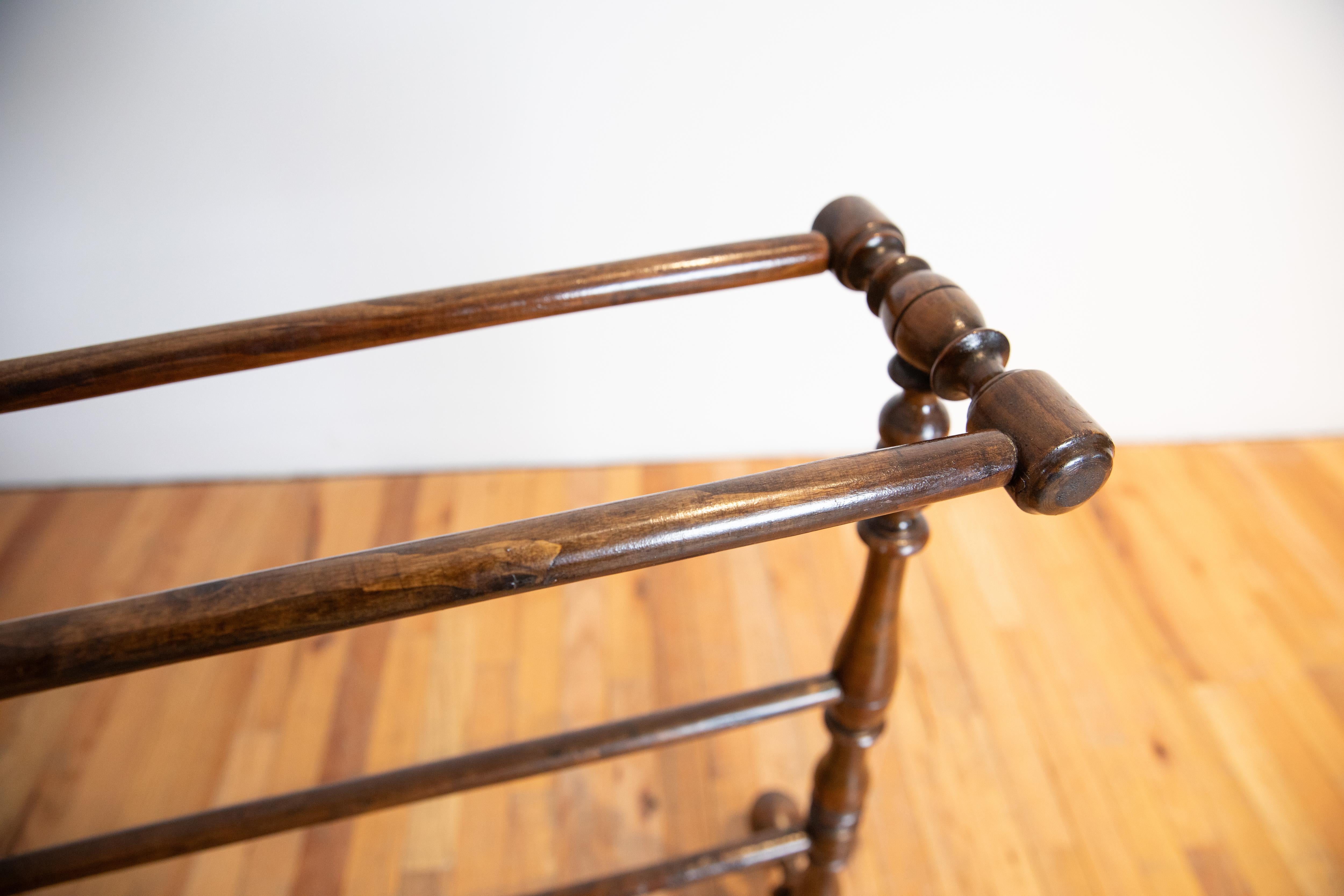 Italian, Emiliana, Louis Philippe Period Walnut Blanket or Towel Rack, ca. 1830 For Sale 2