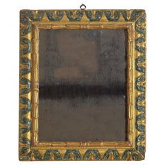 Italiano, Emiliana, Espejo de madera dorada y pintura verde del periodo Luis XIV, ca. 1725