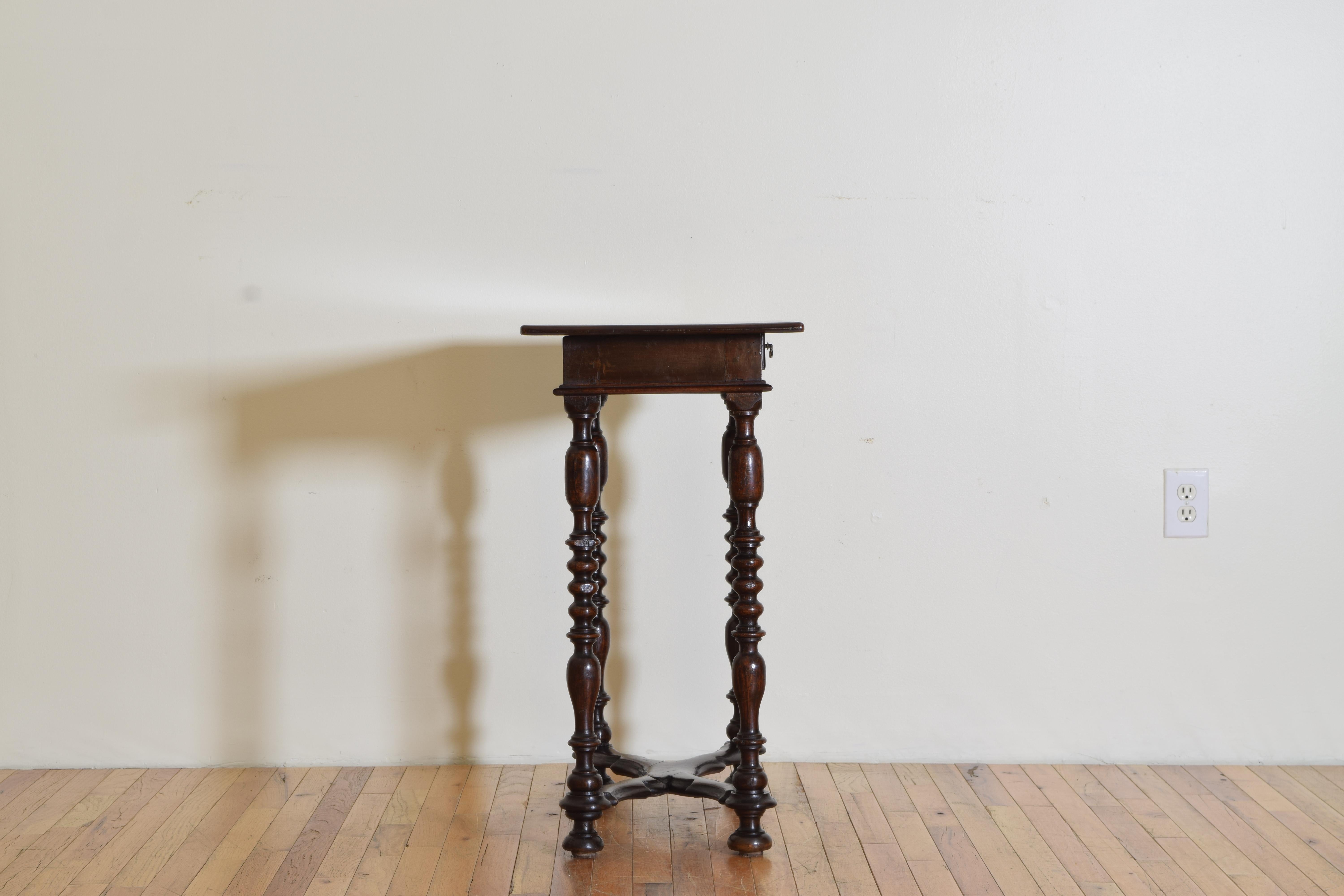 Italian, Emiliana, Turned Walnut 1-Drawer Table, Early 18th Century In Good Condition In Atlanta, GA