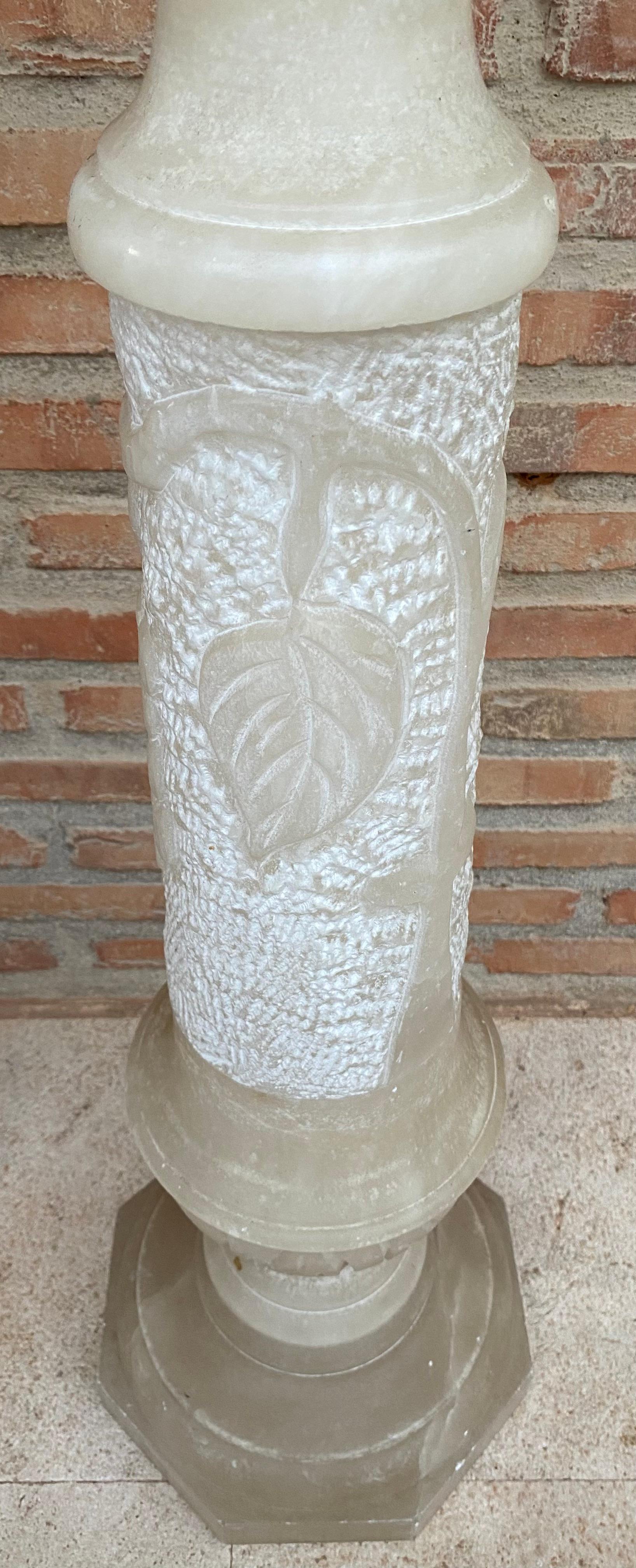 Italian Empire Carved Carrara Marble Pedestal Tables, 1890s, Set of 2 For Sale 5