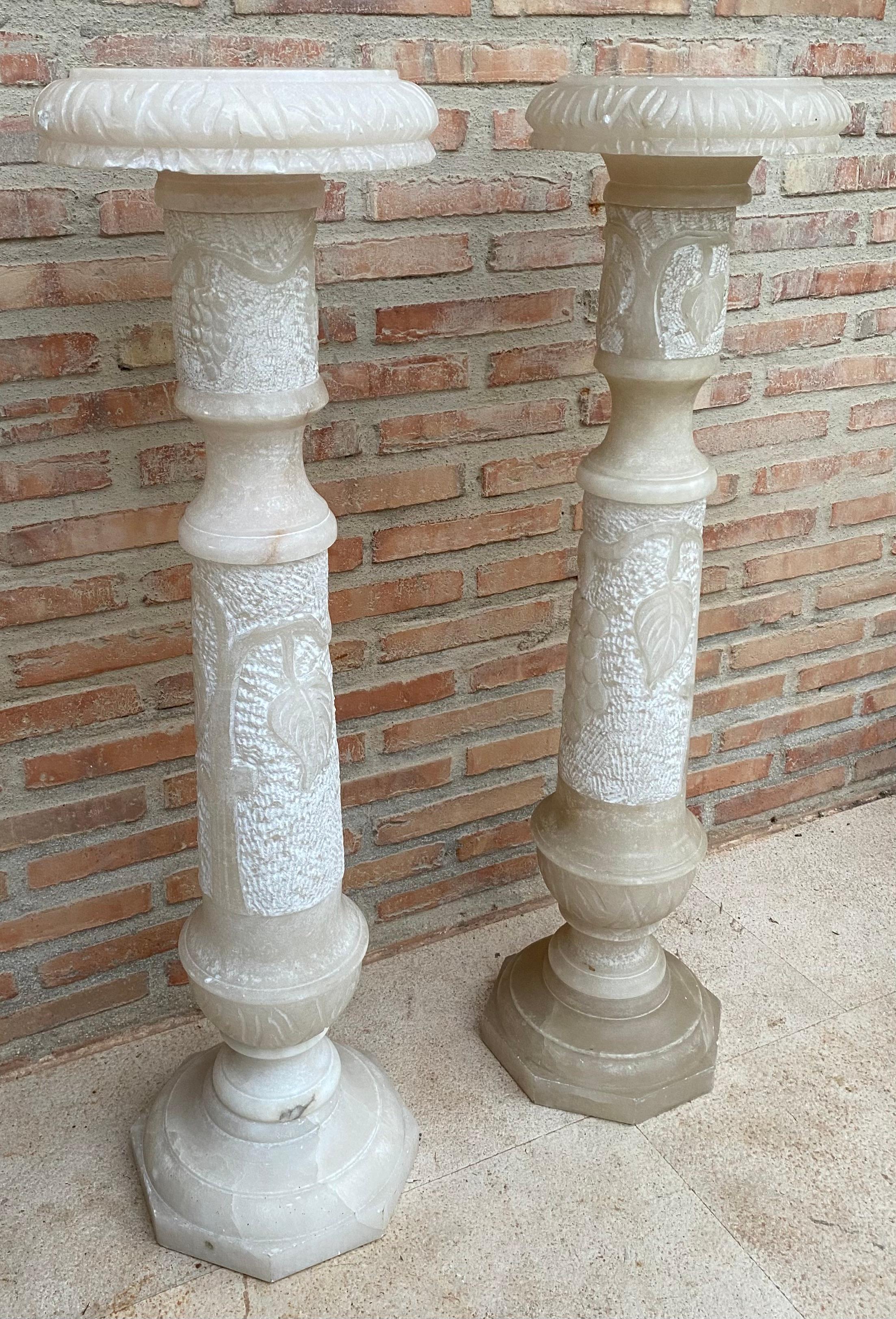 Italian Empire Carved Carrara Marble Pedestal Tables, 1890s, Set of 2 For Sale 1