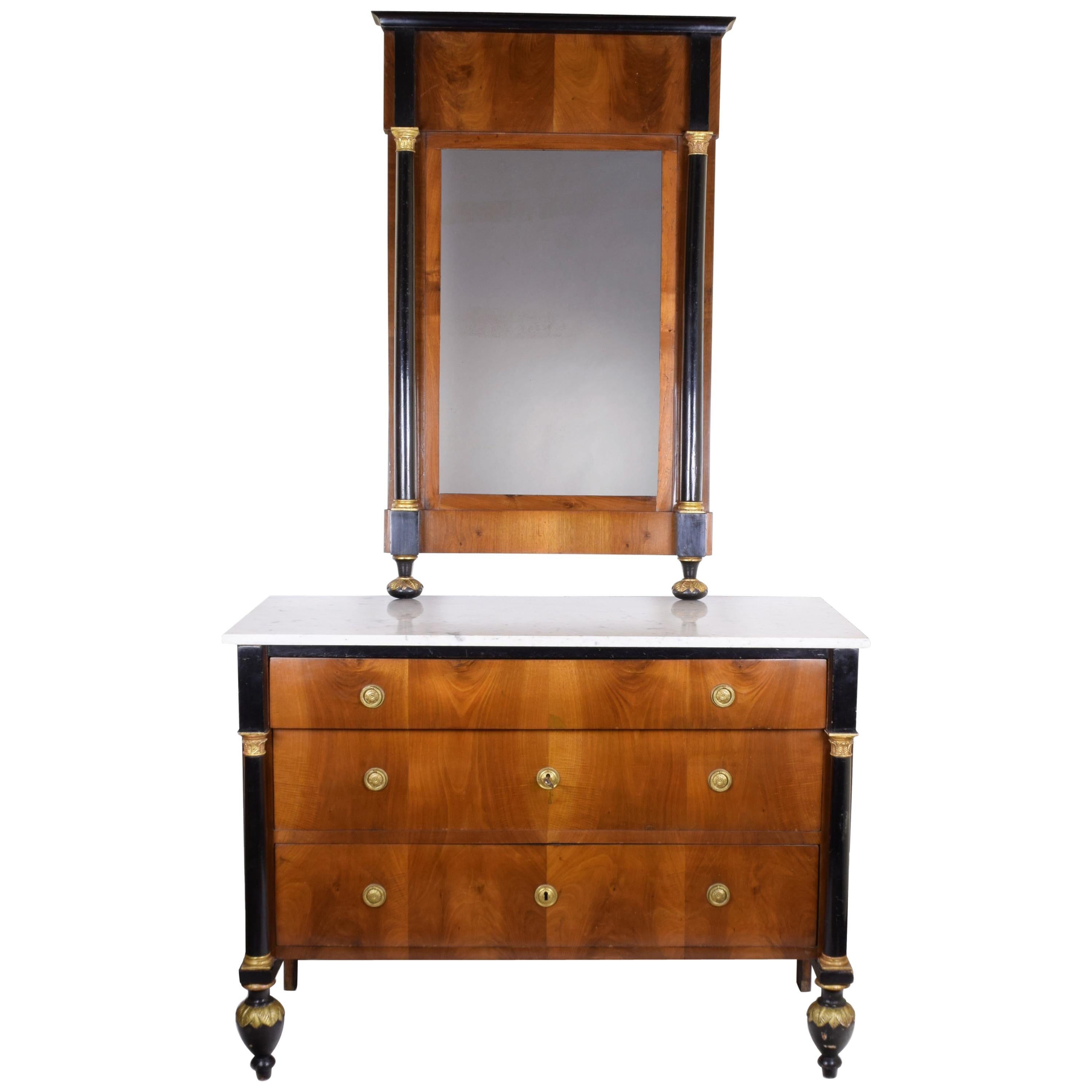 Commode Empire italienne en noyer avec colonnes noires et miroir en marbre de Carrare blanc 