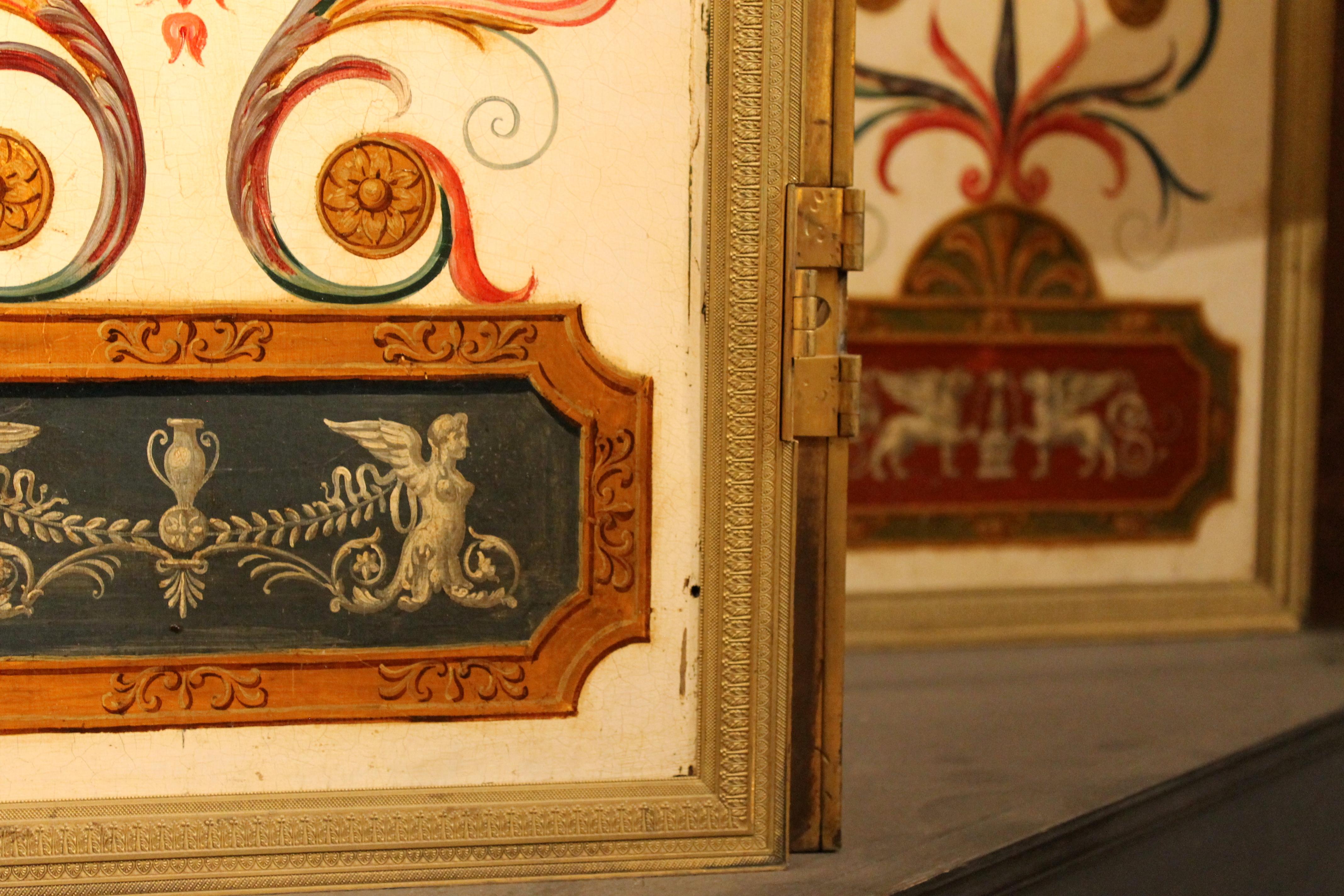 Paravent italien du 19ème siècle en bois peint à six panneaux dans un cadre en bronze doré en vente 4