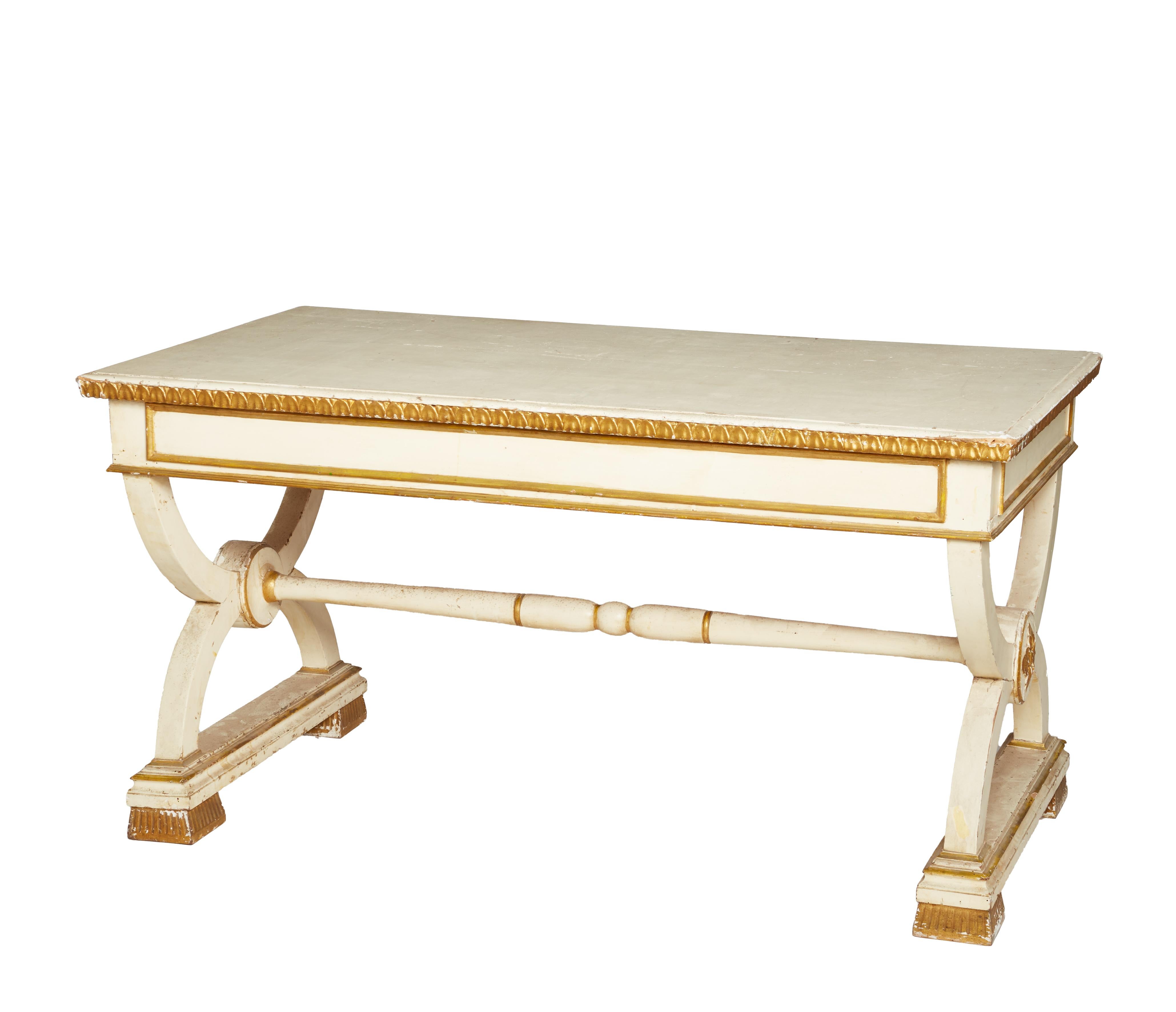 Italienisches Empire Gemalt und Paket vergoldet Bureau Plat im Angebot 2