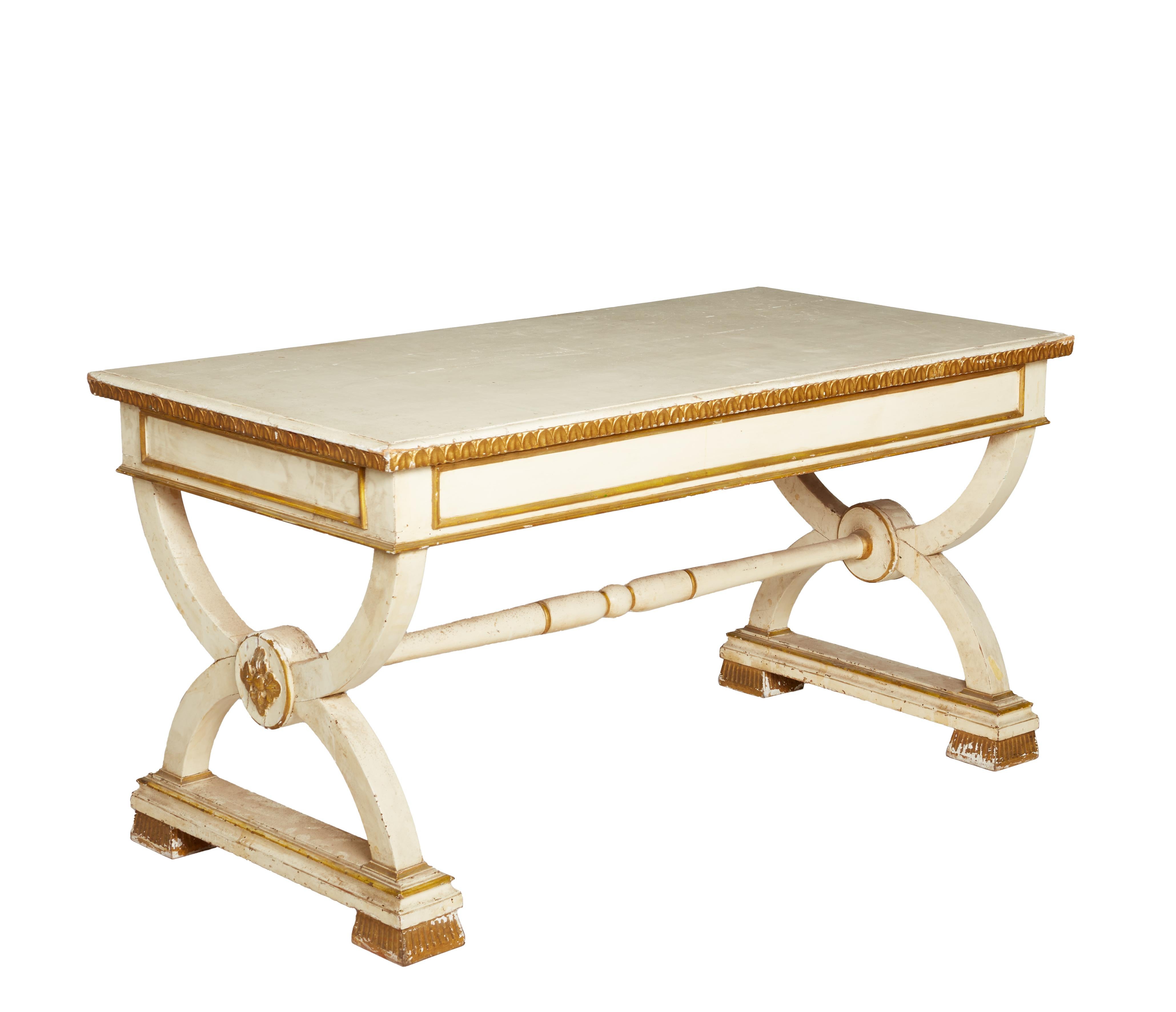 Italienisches Empire Gemalt und Paket vergoldet Bureau Plat im Angebot 3