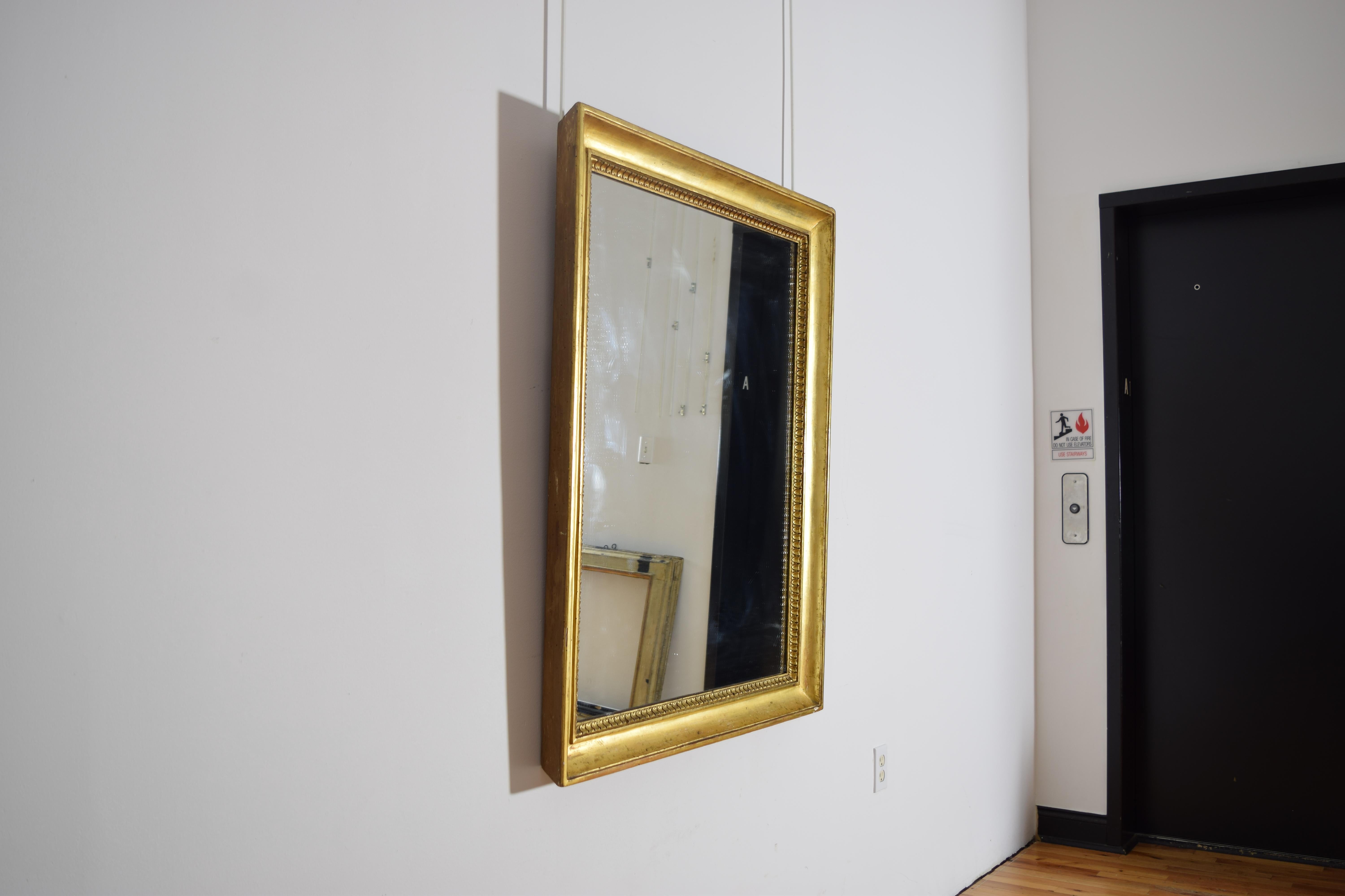 Italienischer Empire-Spiegel aus geschnitztem Giltwood und Gilt-Gesso, frühes 19. im Zustand „Gut“ im Angebot in Atlanta, GA