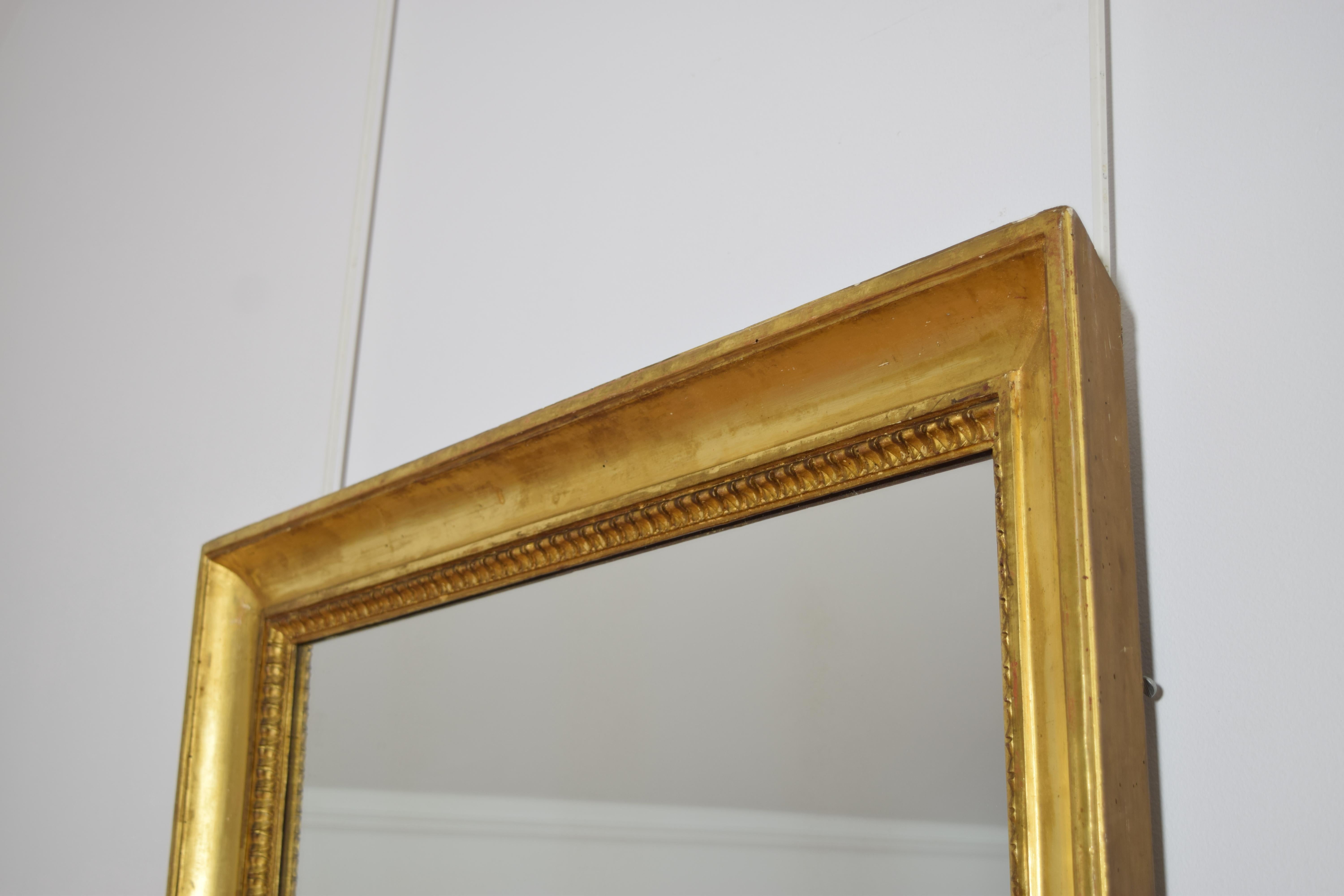 Italienischer Empire-Spiegel aus geschnitztem Giltwood und Gilt-Gesso, frühes 19. (19. Jahrhundert) im Angebot