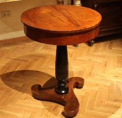 Italian Empire Period Round Pedestal Center Table in Walnut and Ebonized Wood